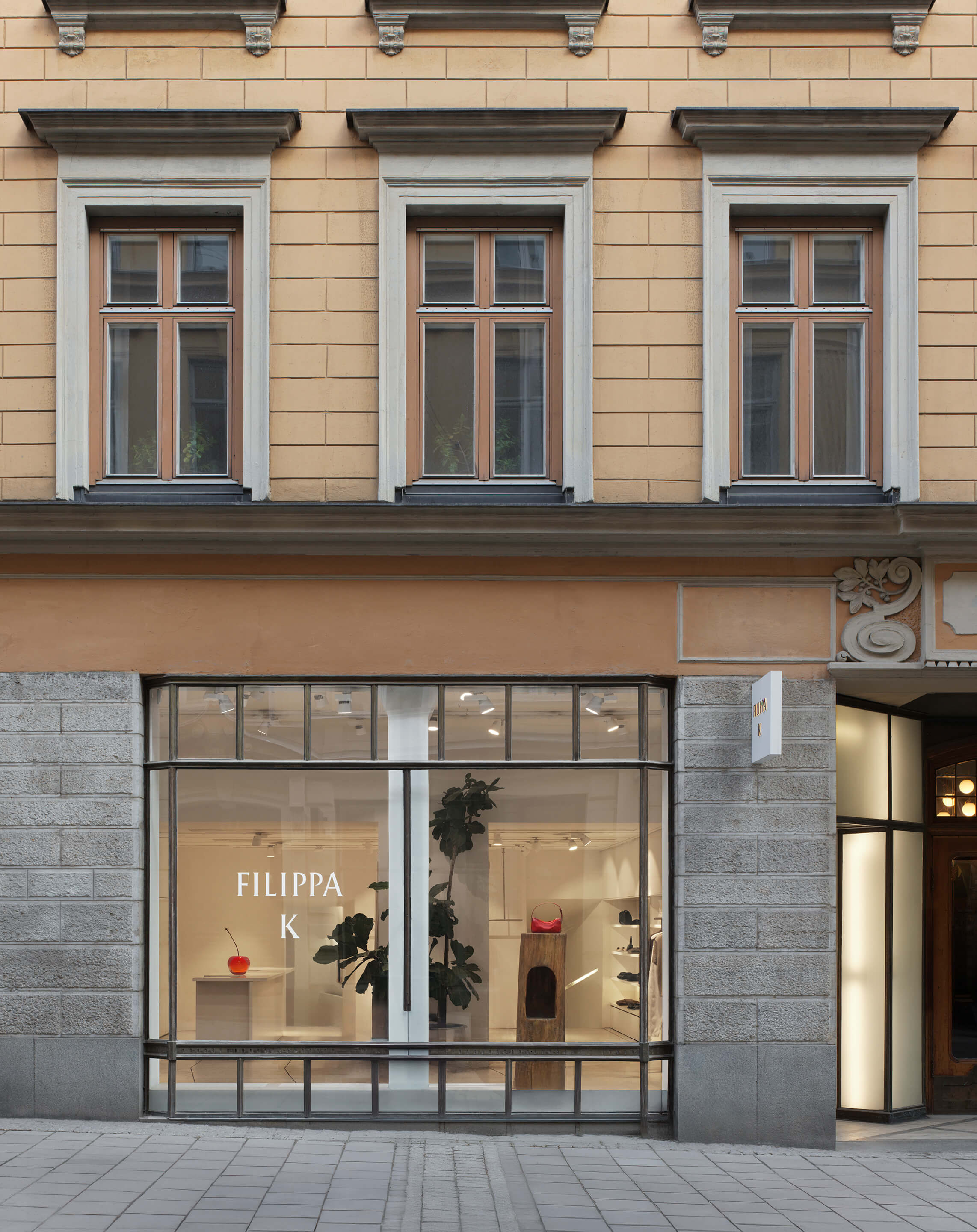 Fluffy Snood - Pearl Grey | FILIPPA K