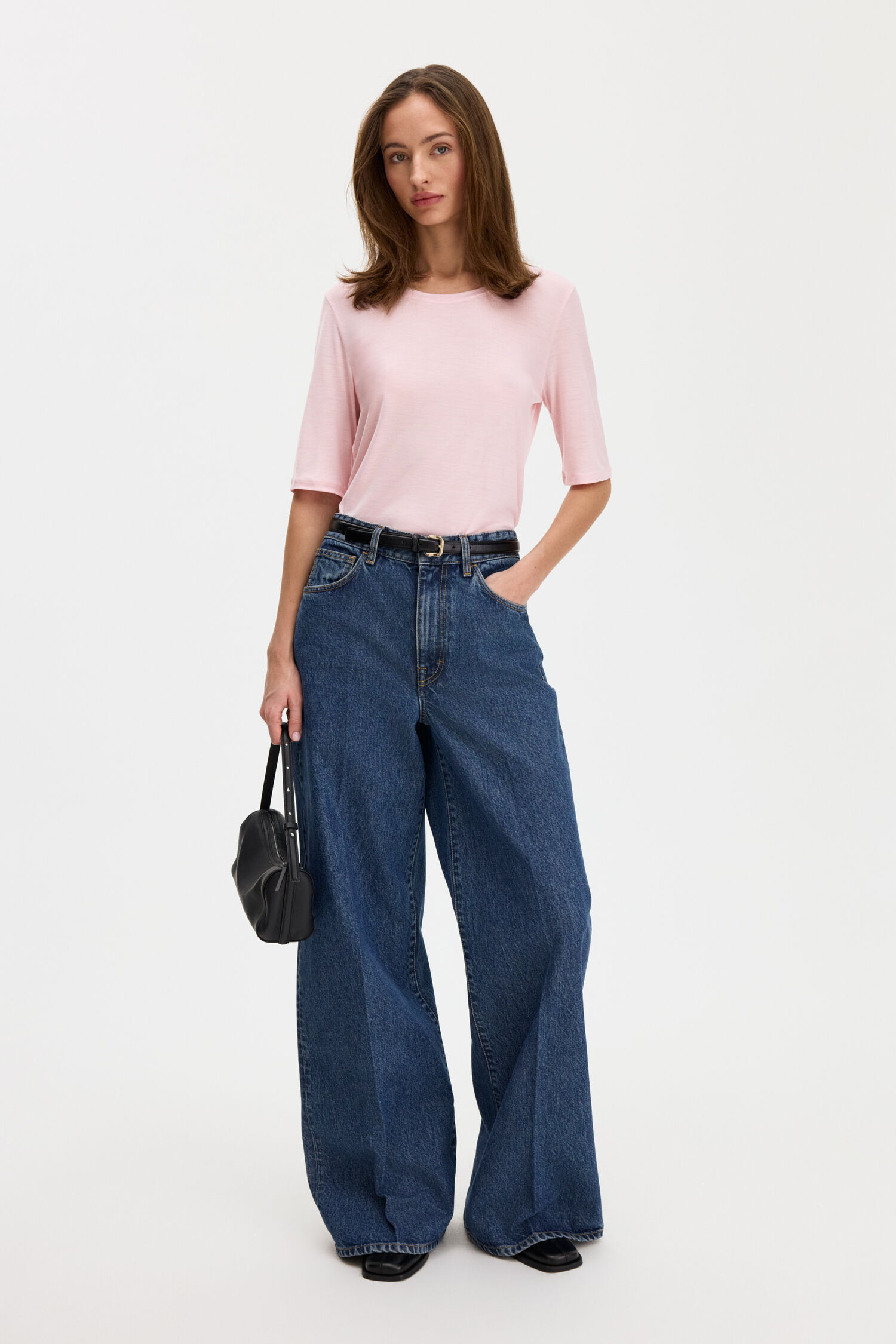 Elena Tee
