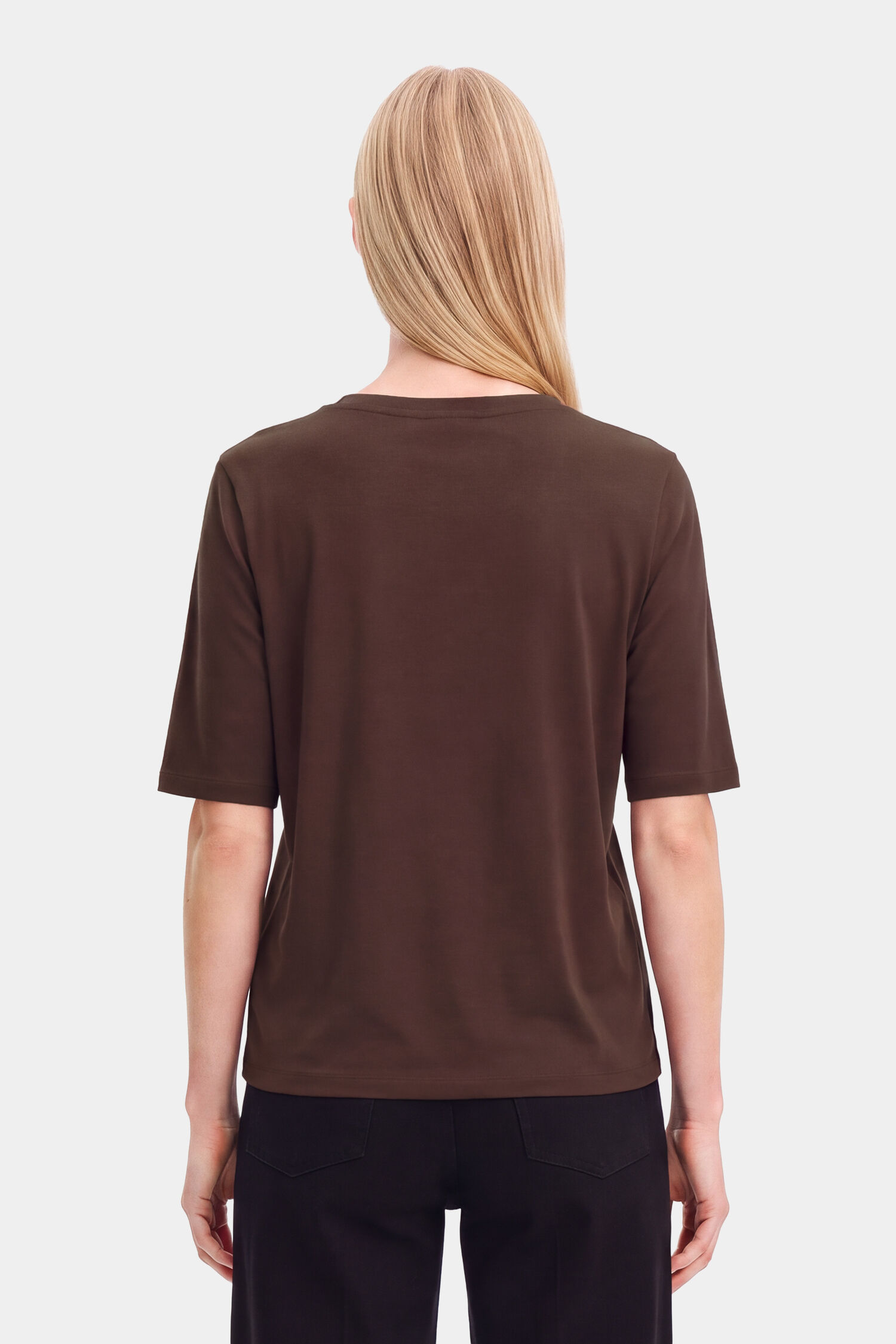 Elena Tee