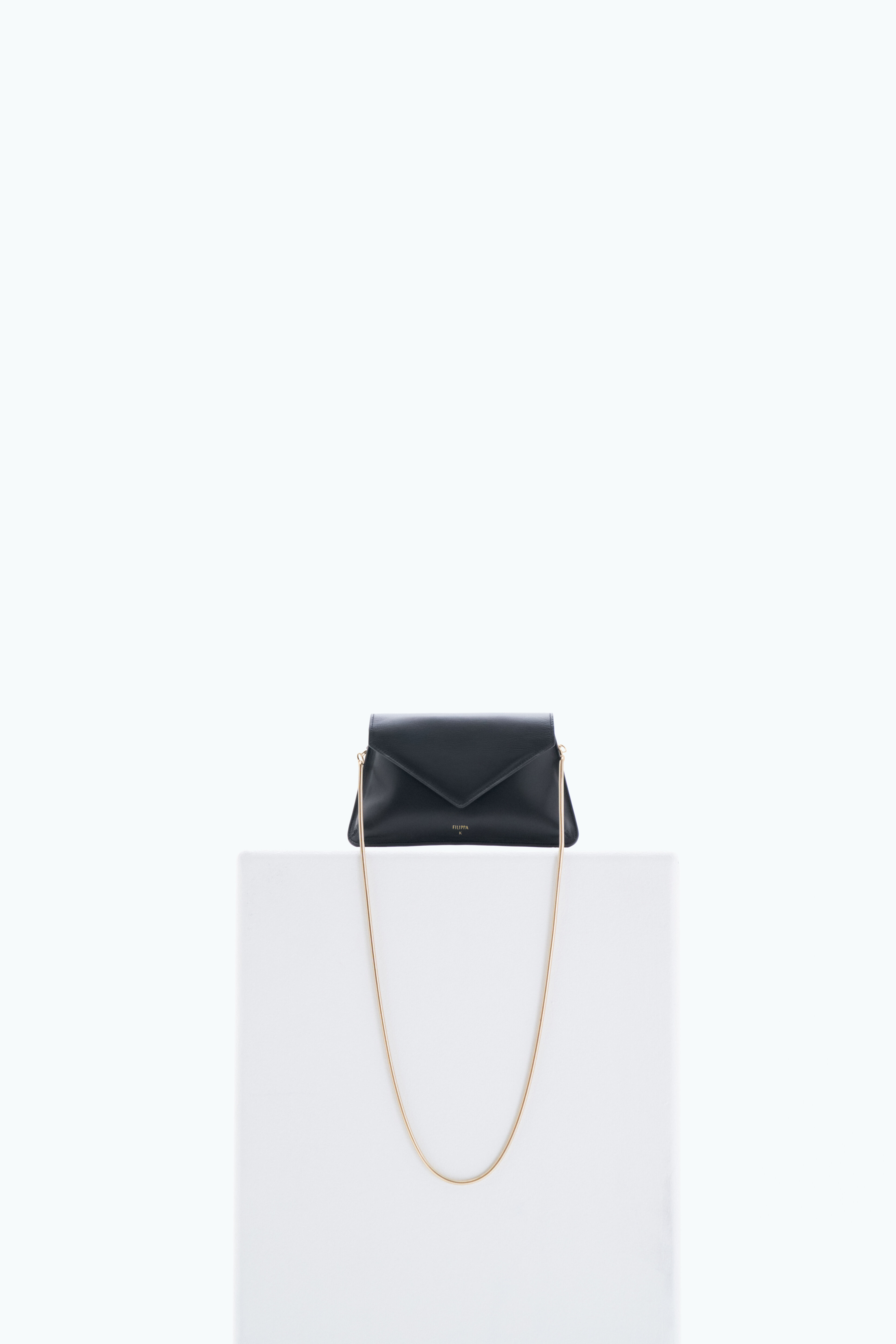 Small crossbody bag with chain deals