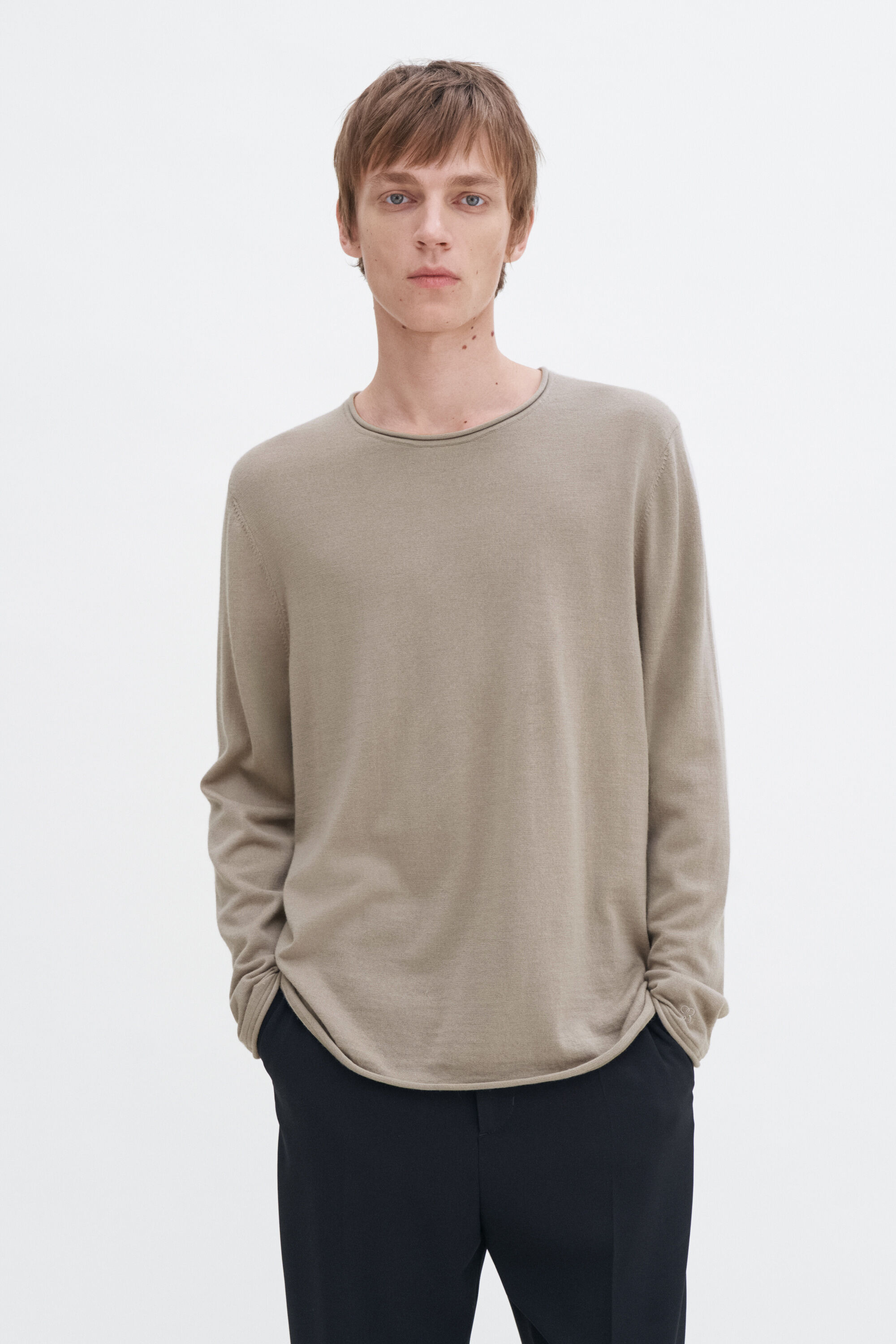 ケージーダブリューROLLED EDGE OVERSIZED CREW ニット ケージーダブリューROLLED EDGE OVERSIZED CREW ニット