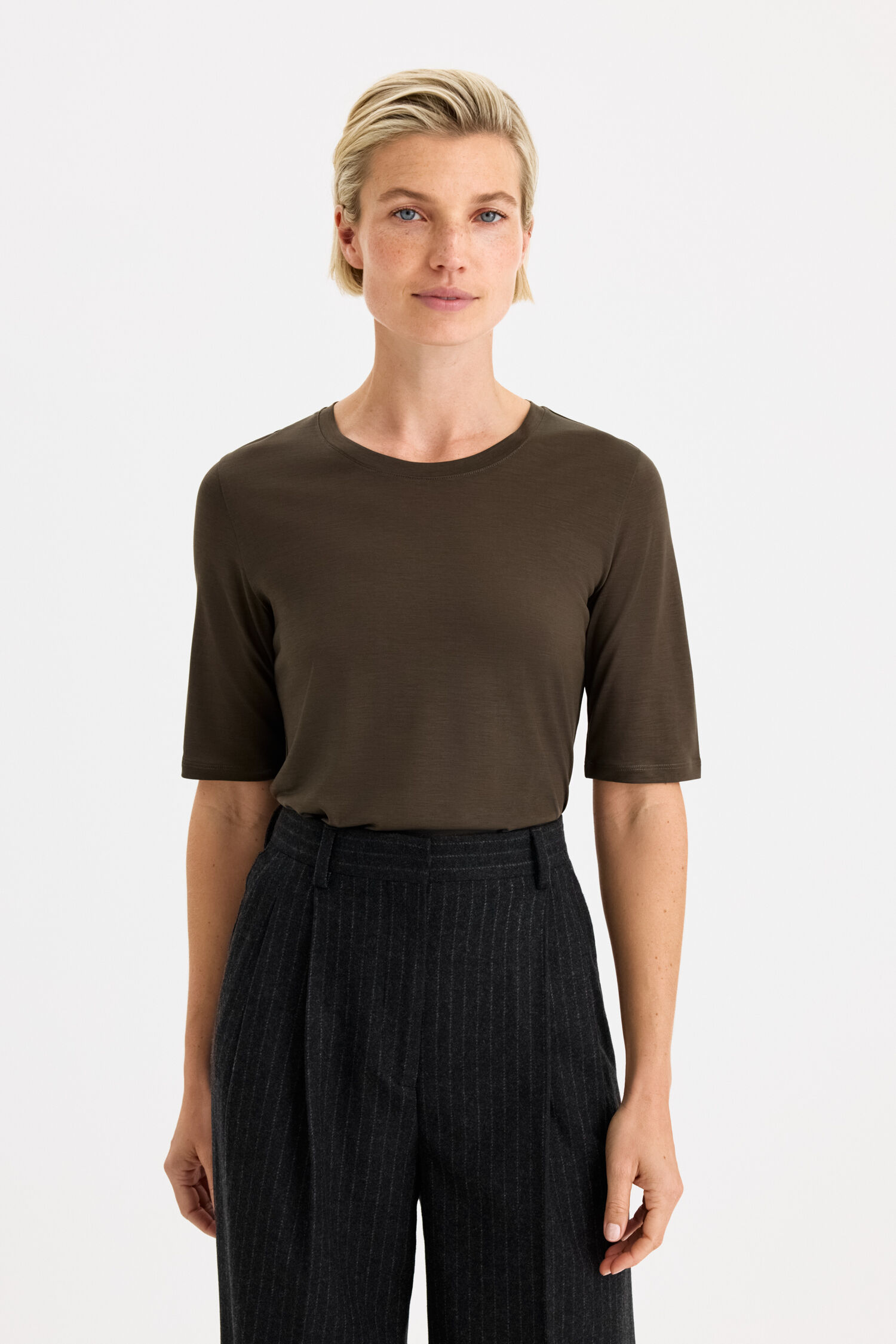 Elena Tee