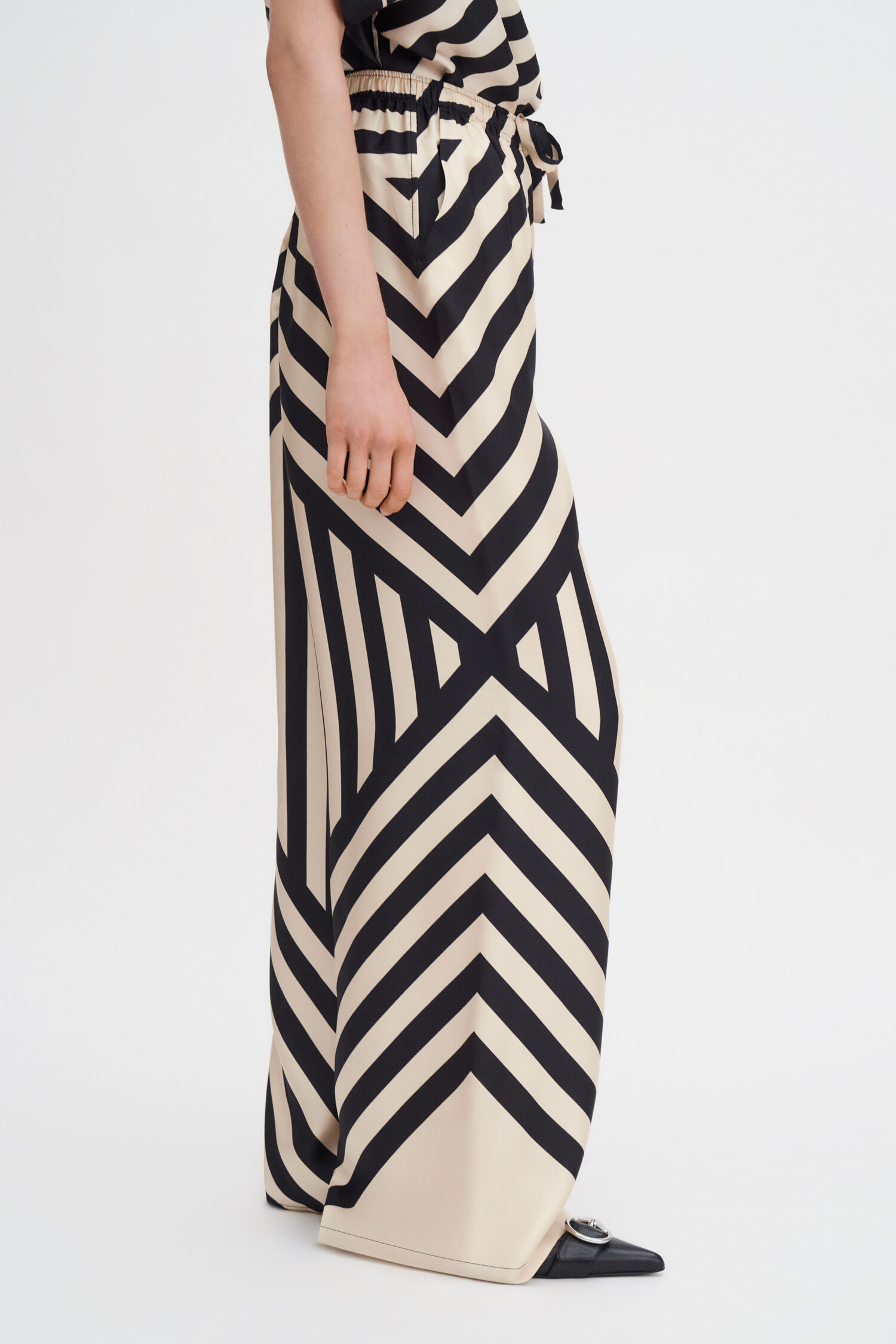 Eve Relaxed Print Trousers