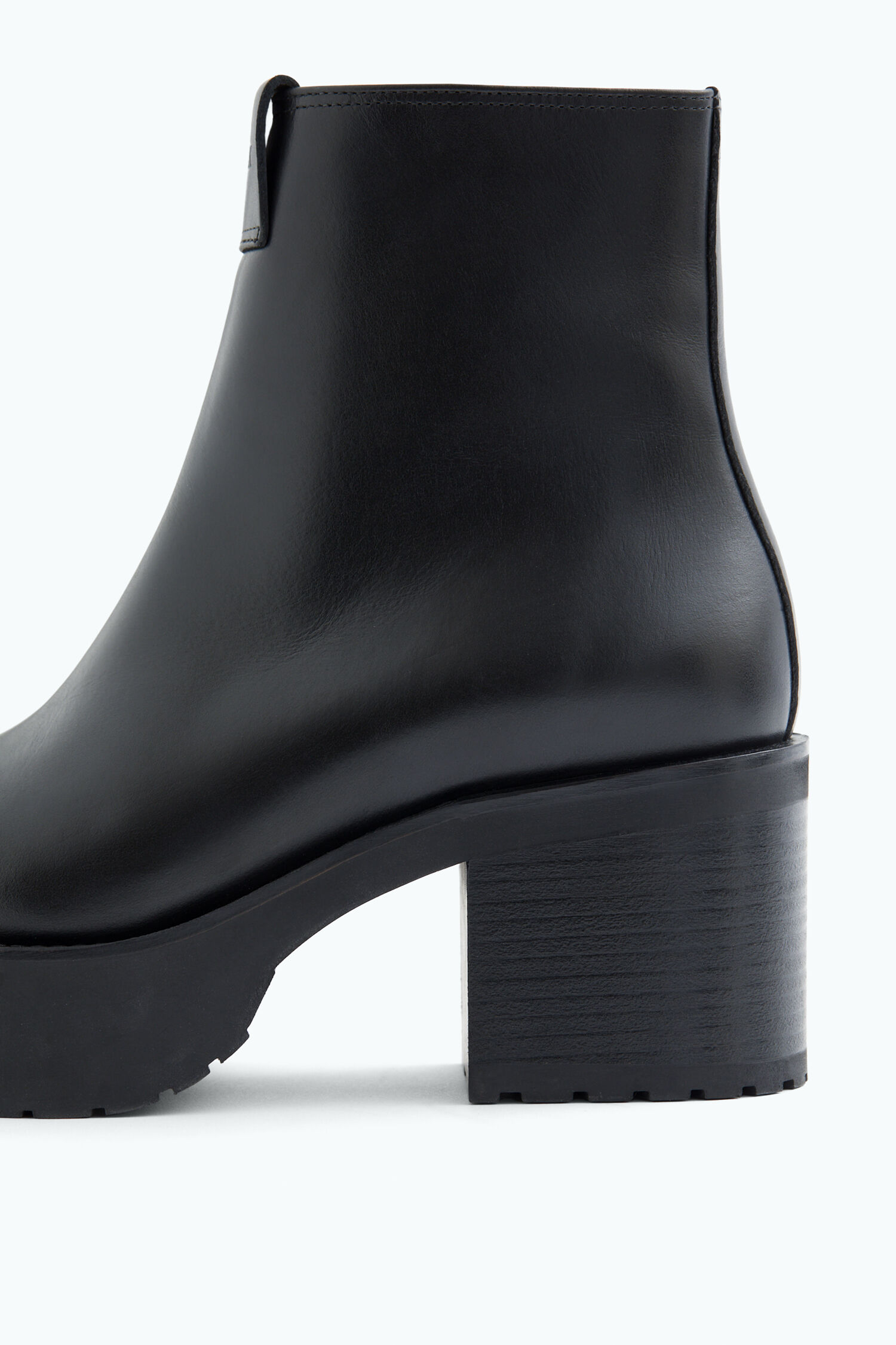 Black round shop toe ankle boots