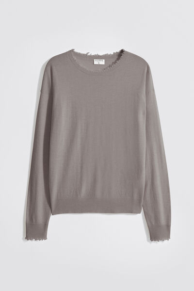Frayed R-Neck Top