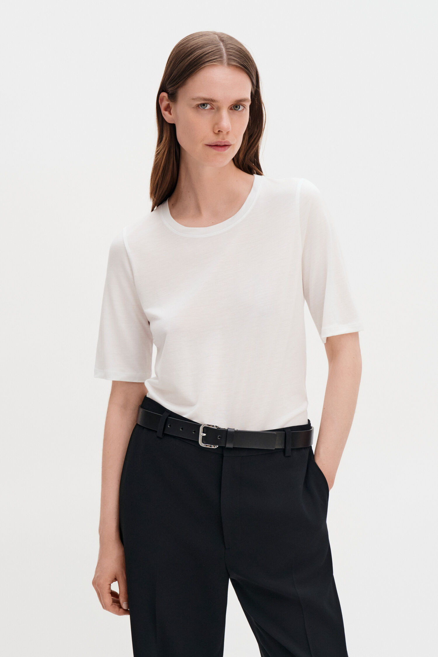 Elena Tee