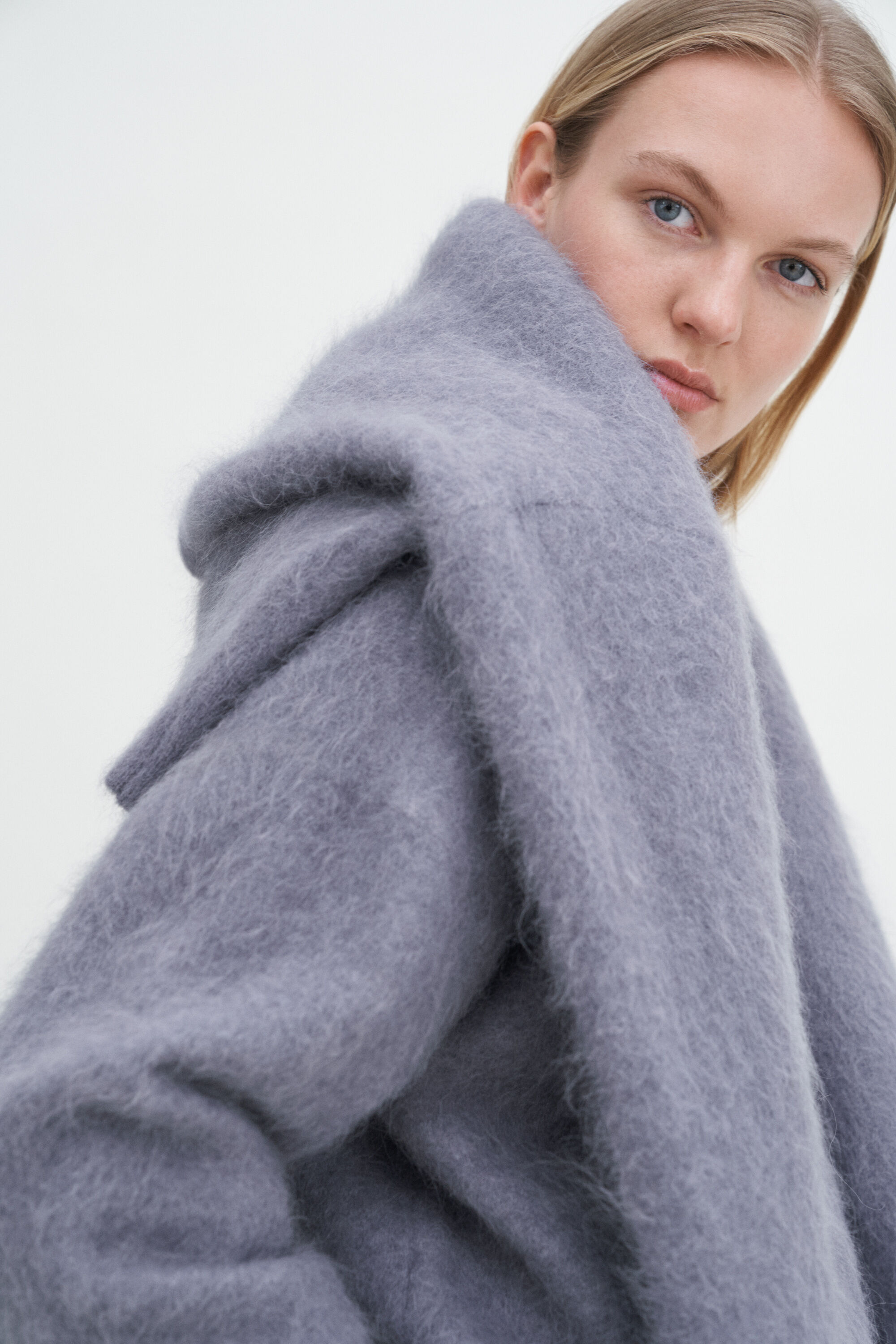 Fluffy sweater online