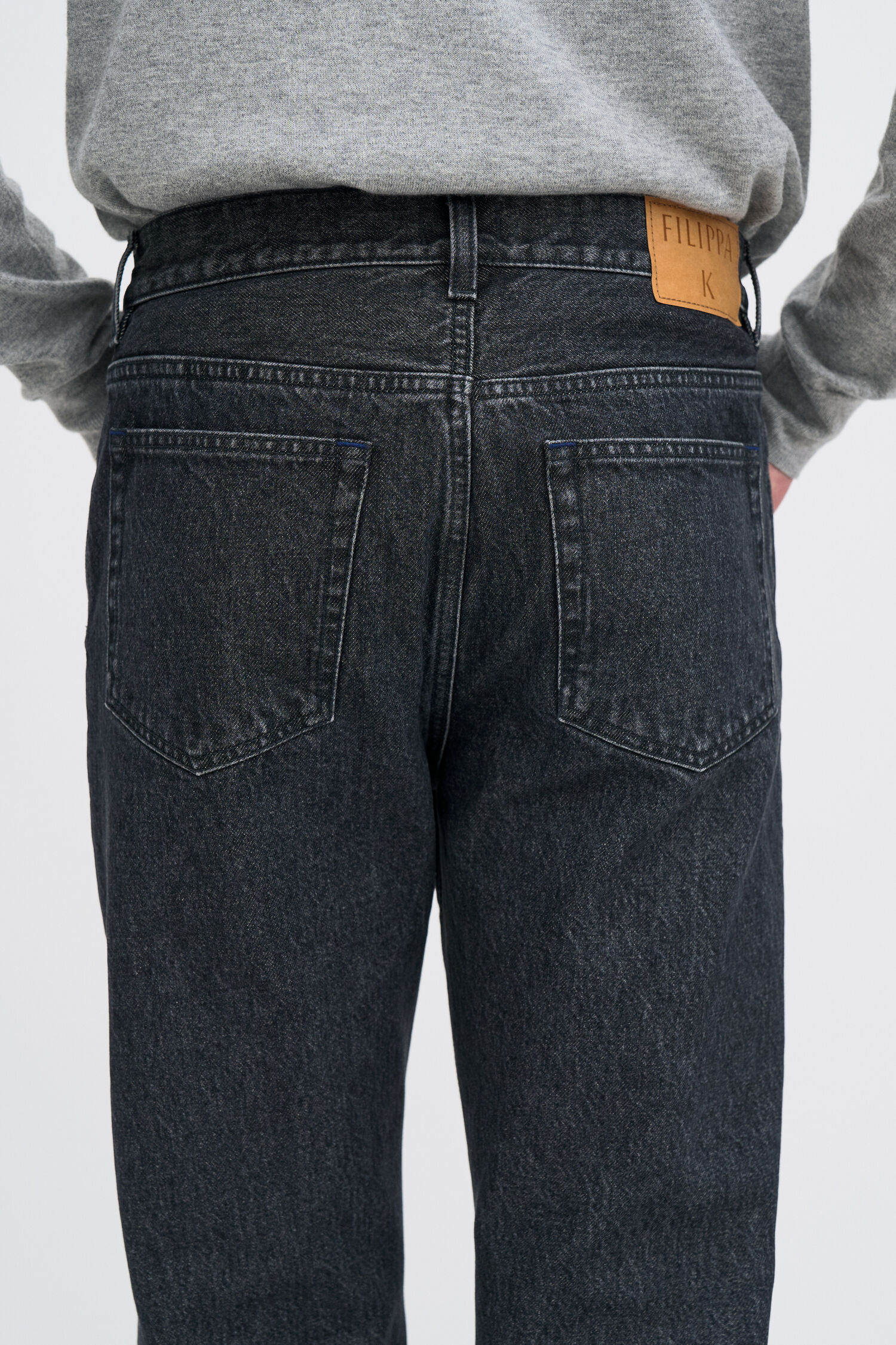 Tapered Cropped Jeans