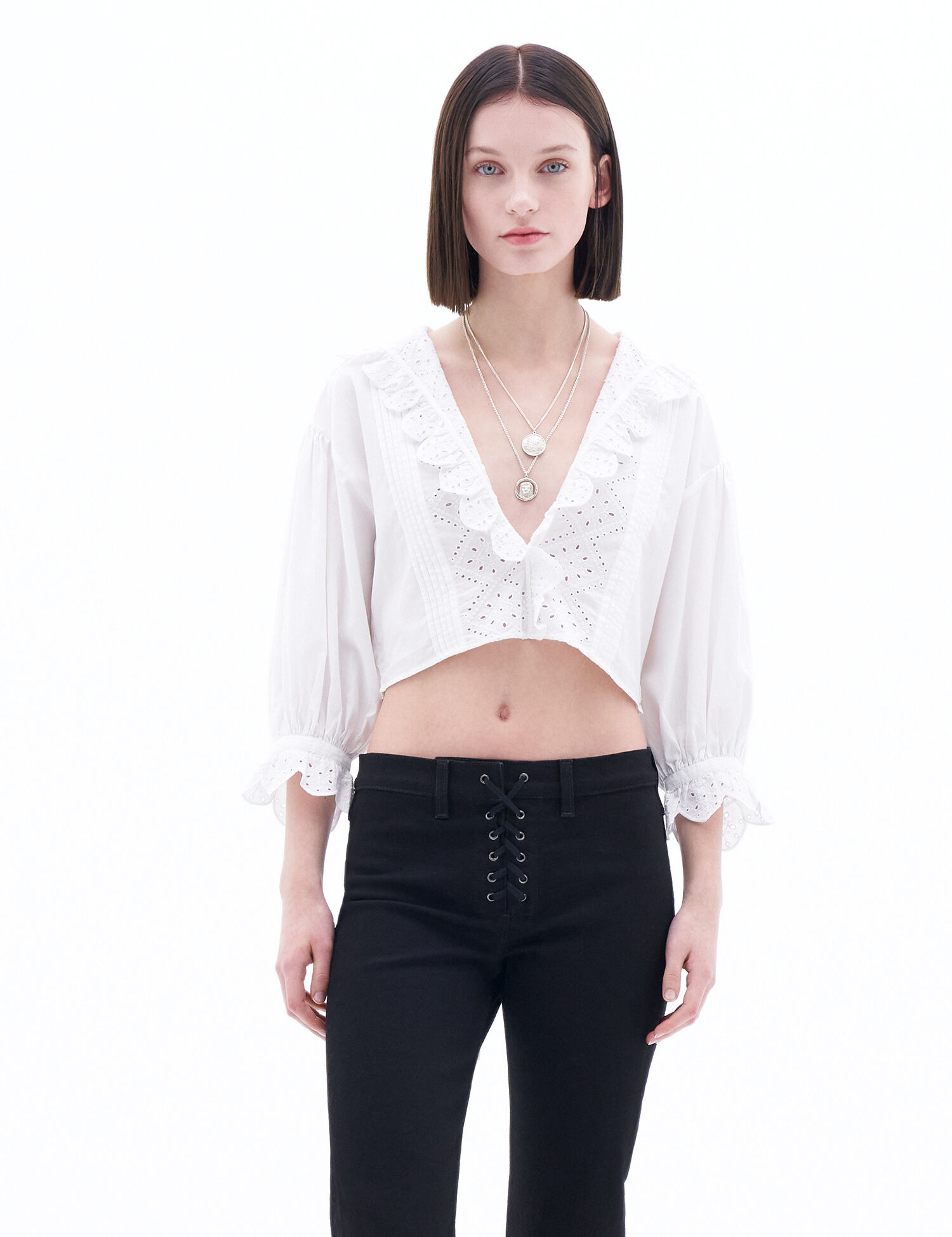 Cropped Embroidery Blouse