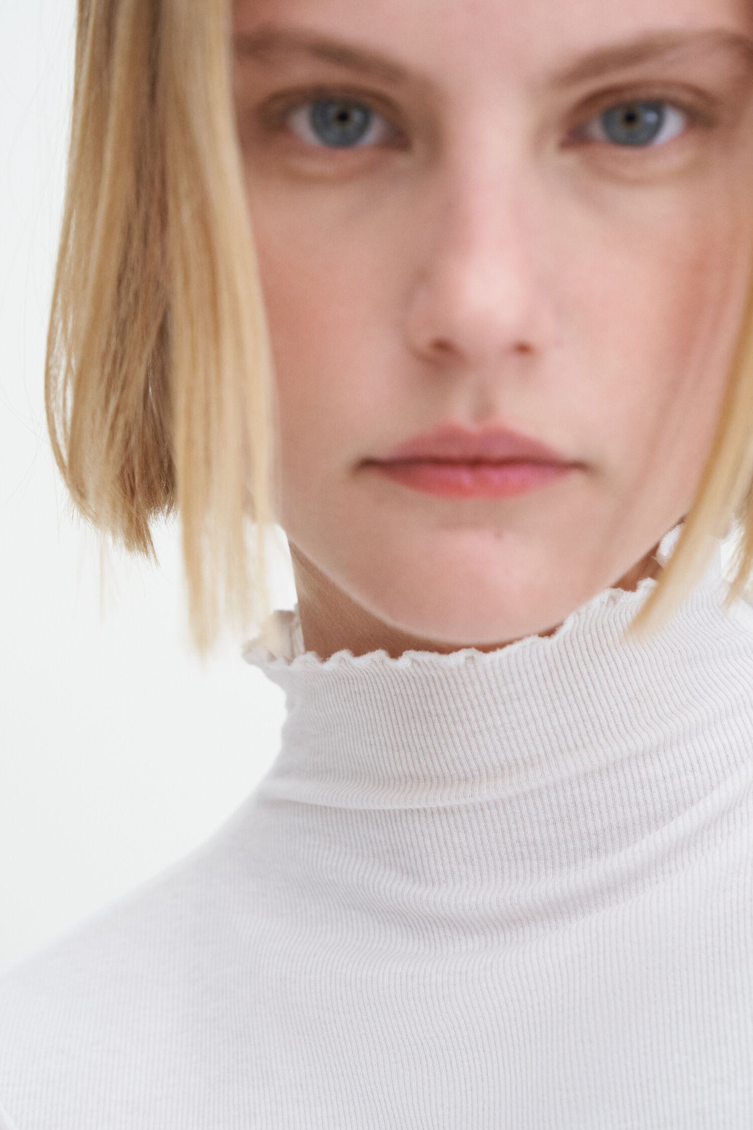Rib Mock Neck Top - White | Filippa K