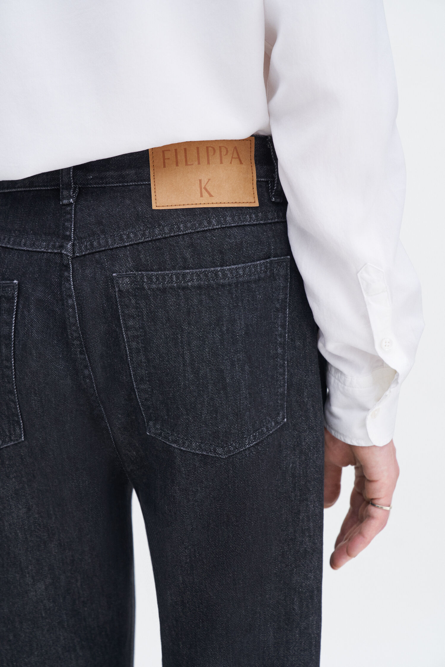 Tapered Cropped Jeans
