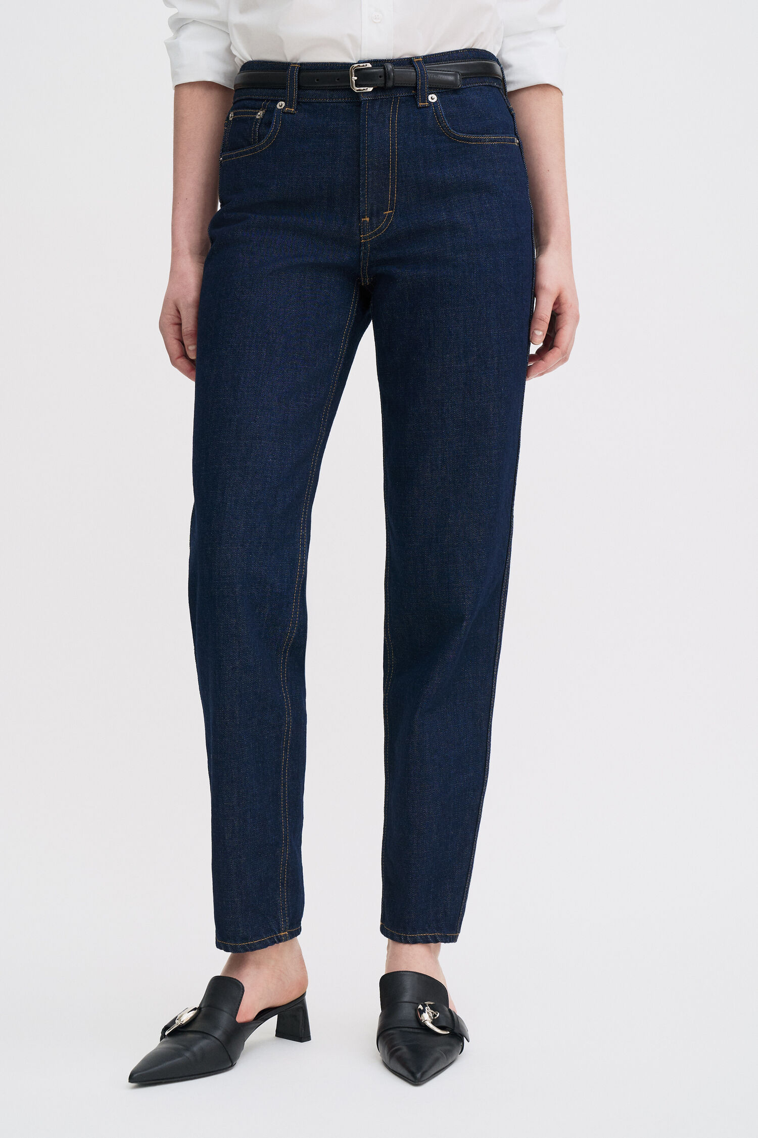 Cropped Tapered Jeans
