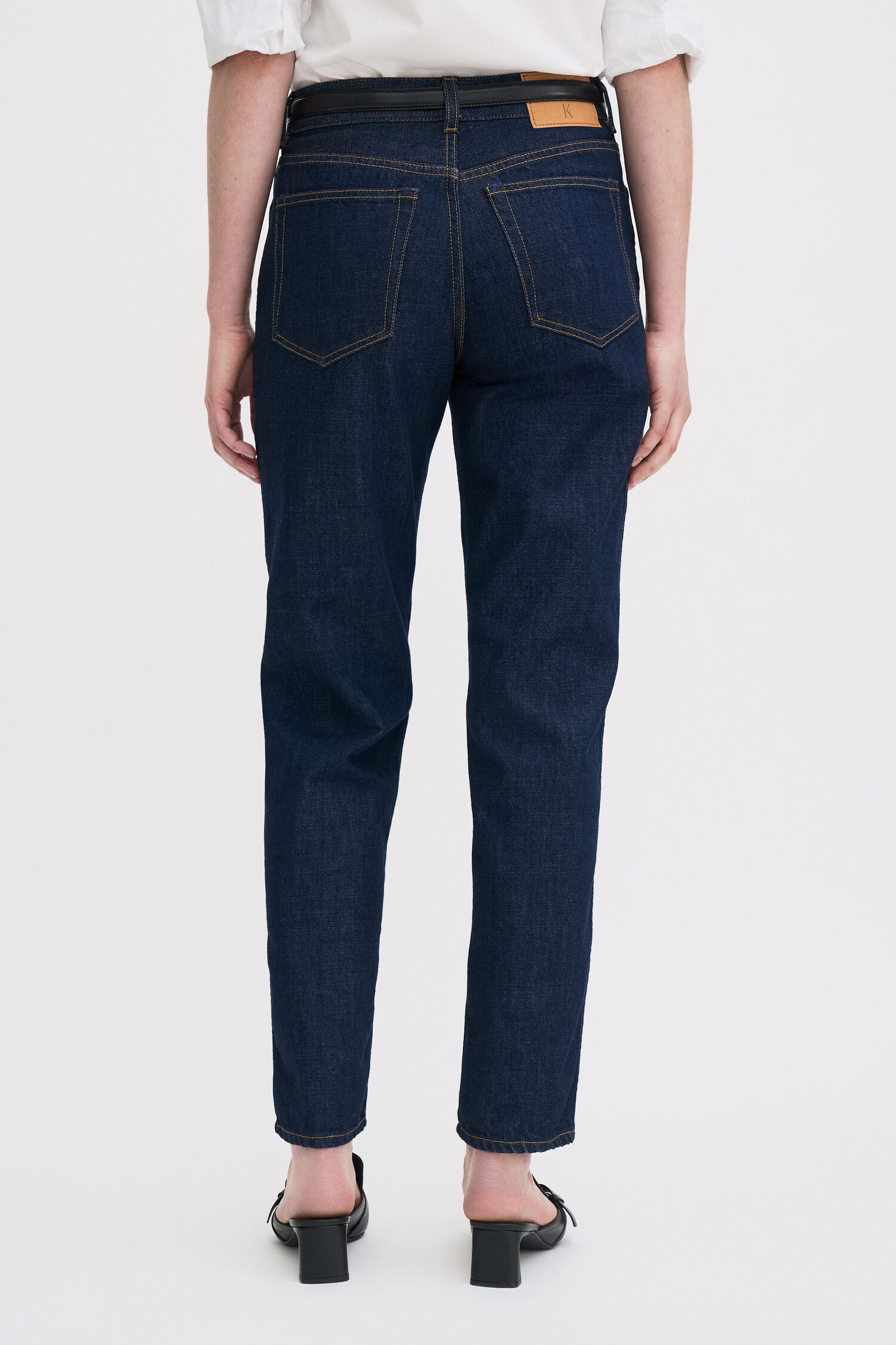 Cropped Tapered Jeans