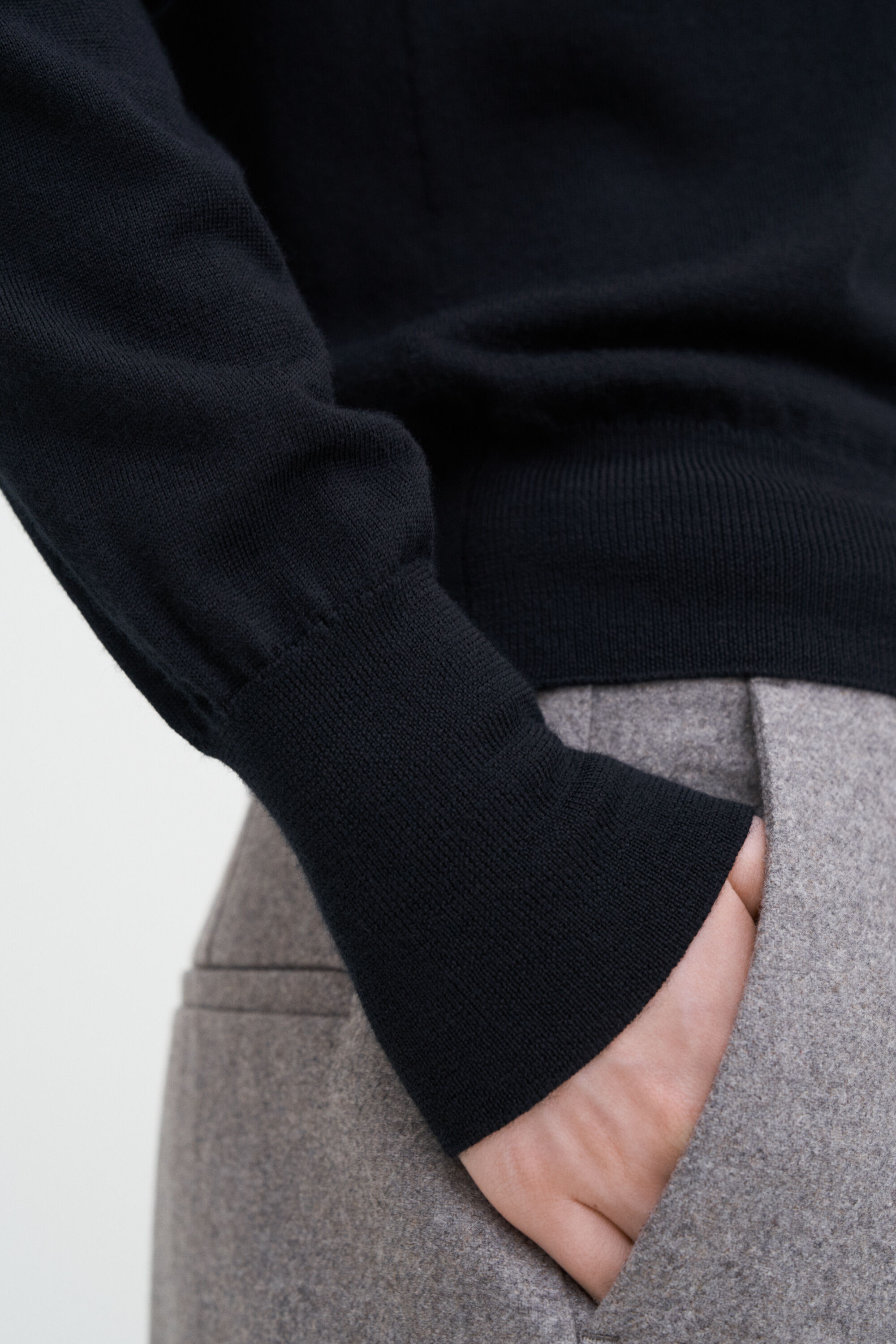 Merino R neck Sweater