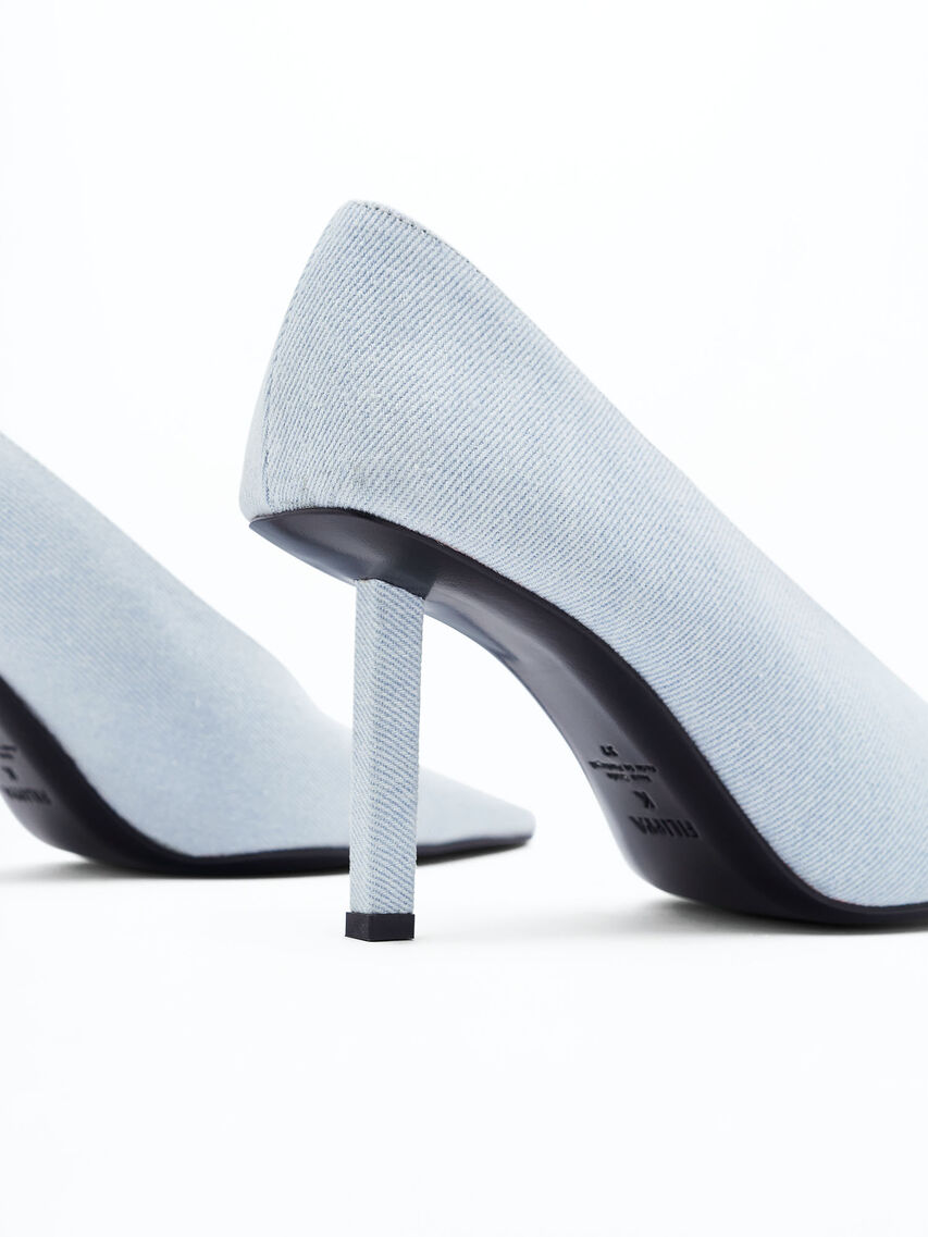 Pointy High Pumps