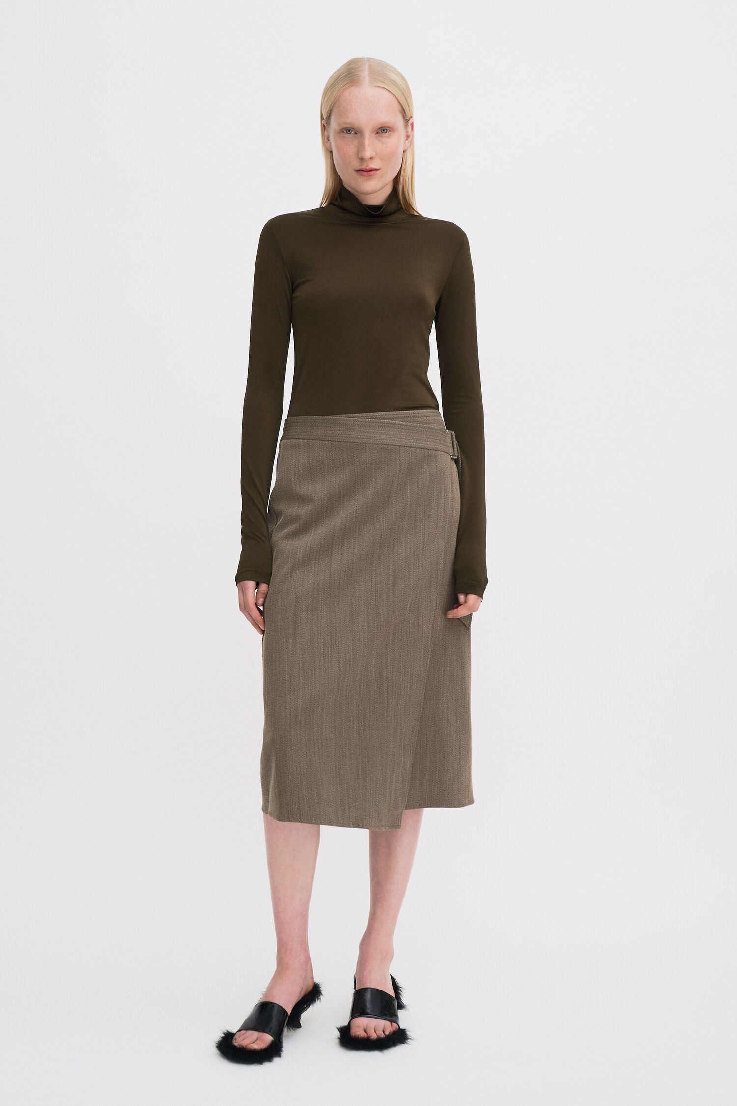 Fitted Jersey Turtleneck