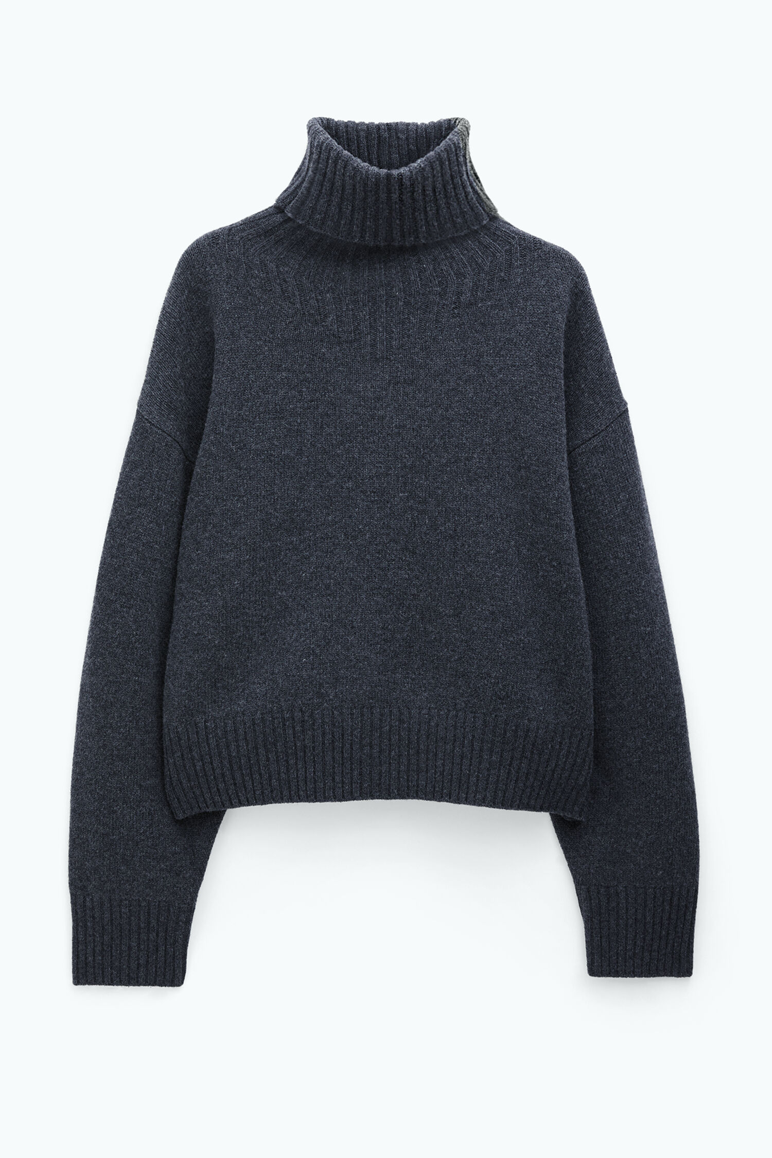 Rollkragenpullover aus Wolle