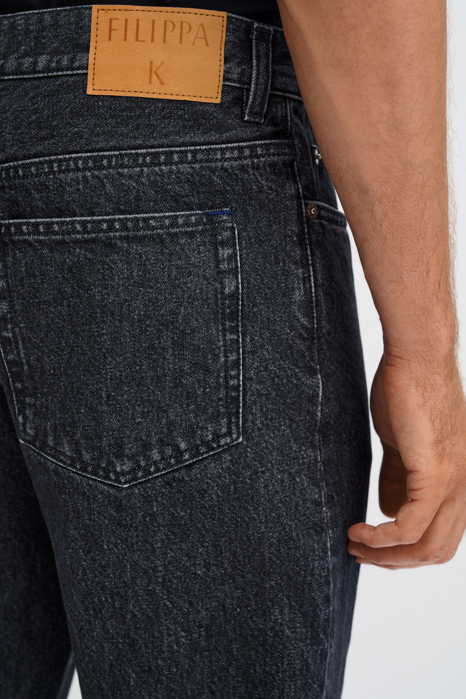 Tapered Cropped Jeans