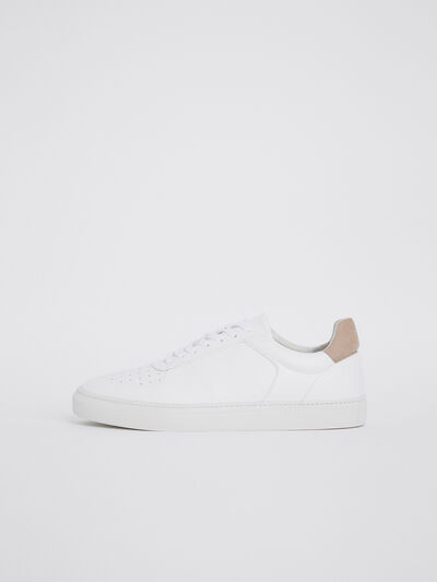 Robert Sneaker