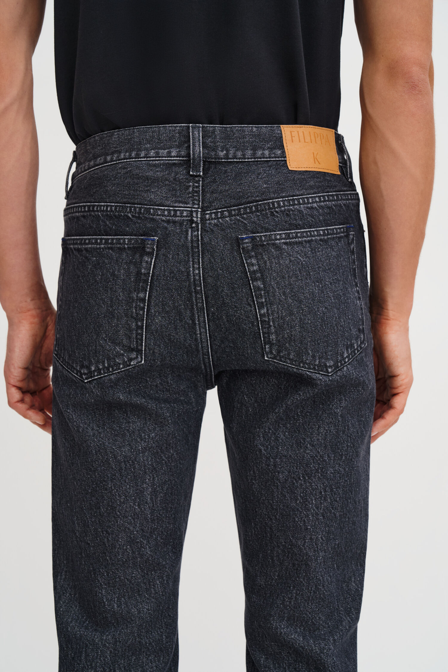 Tapered Cropped Jeans