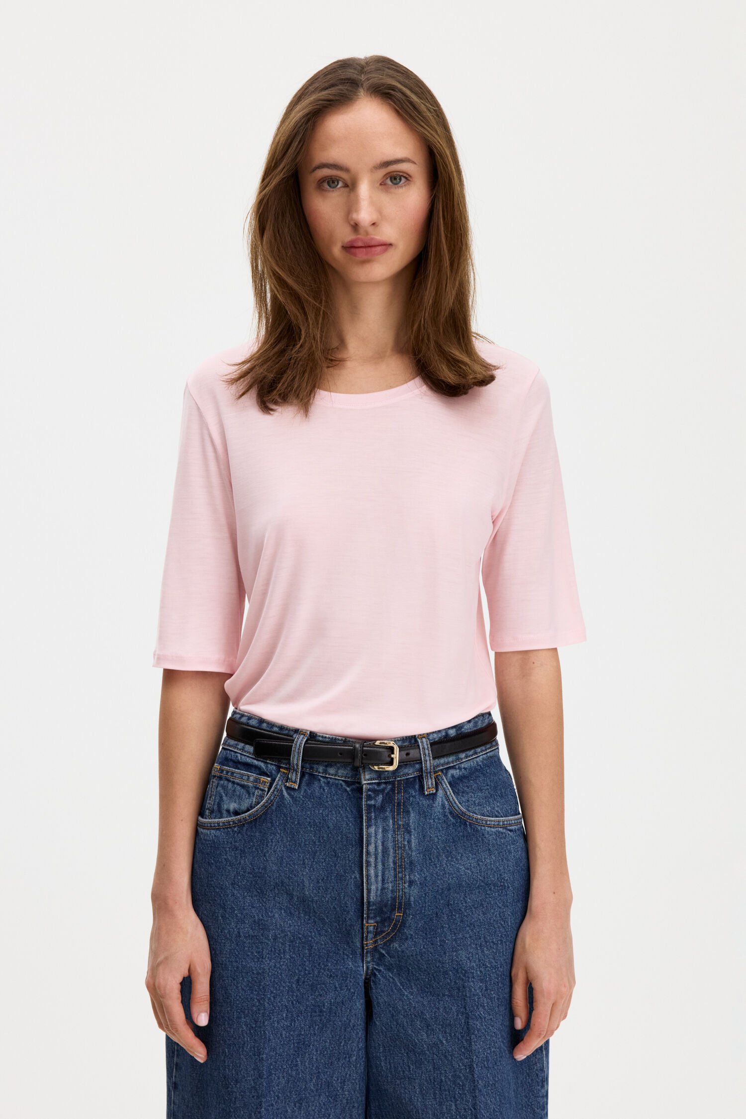Elena Tee