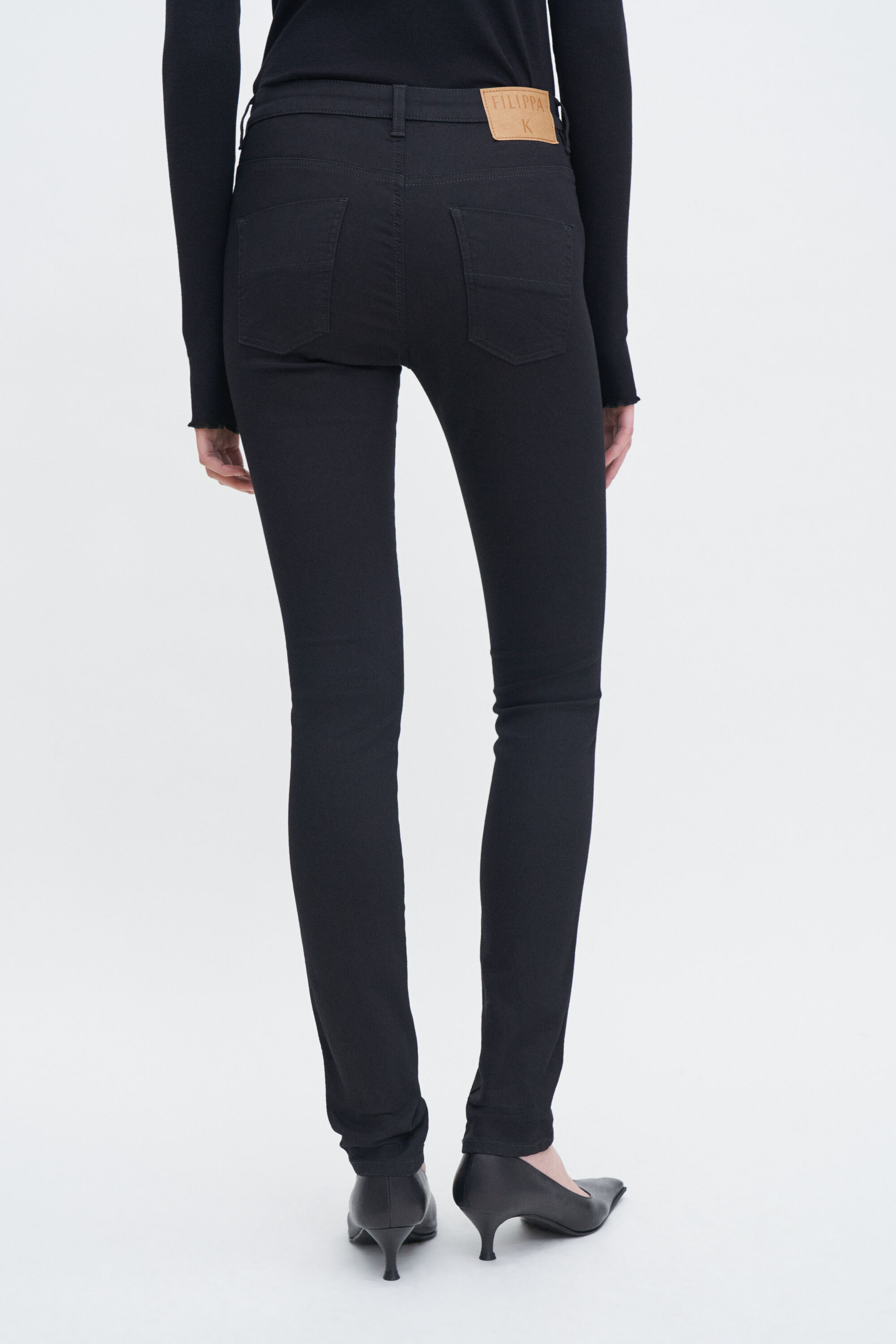 Lola Super Stretch Jeans - Black | Filippa K