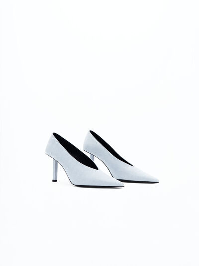 Pointy High Pumps