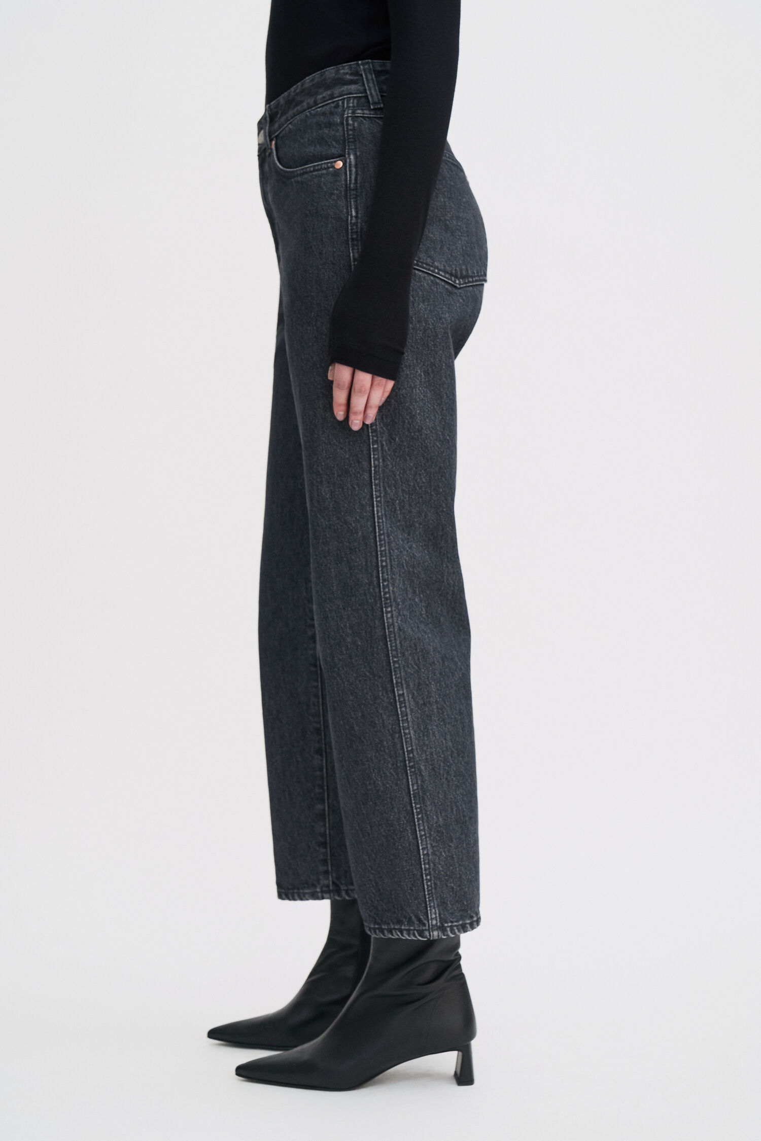 High Waisted Cropped Jeans