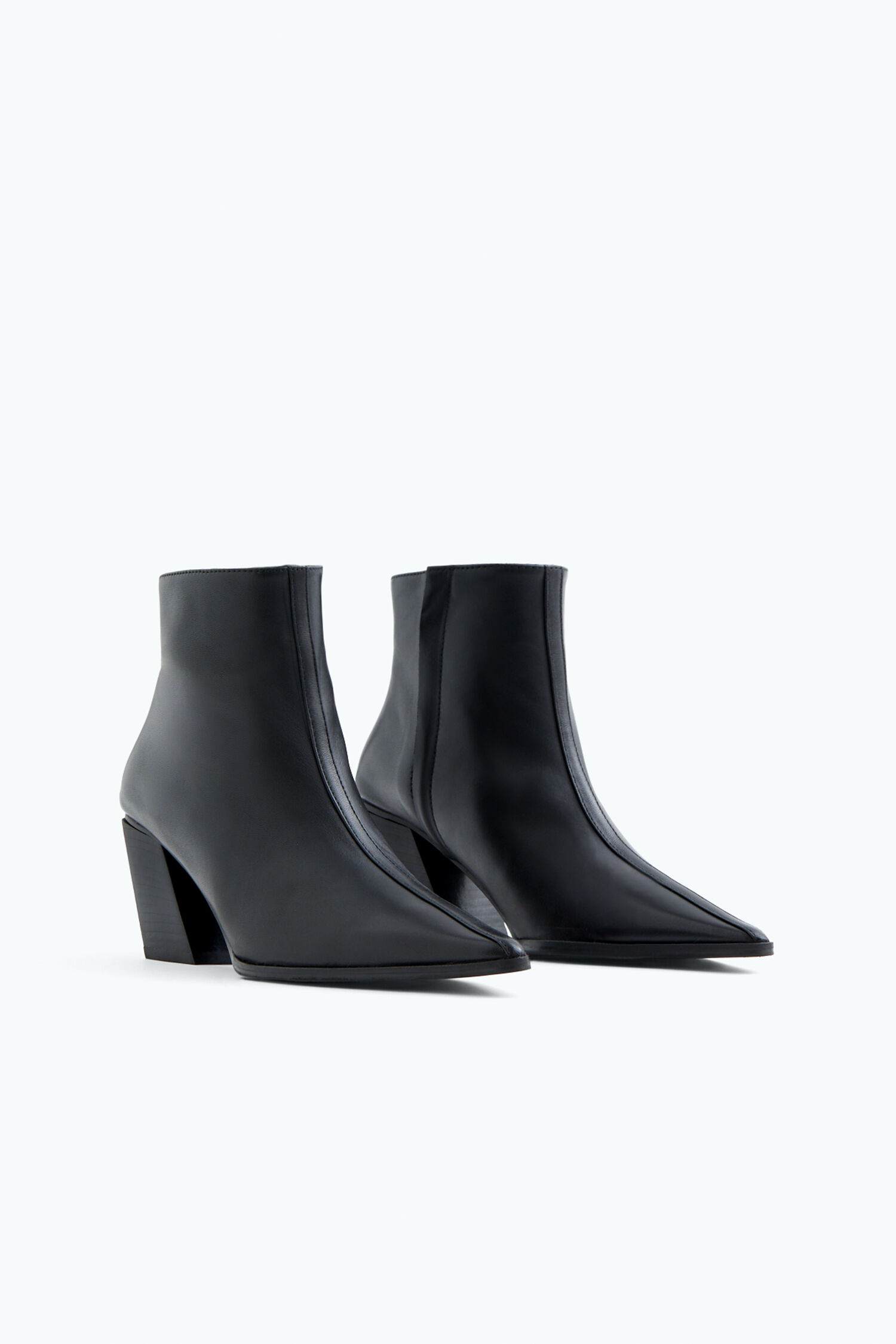 Black leather ankle boots pointed toe top