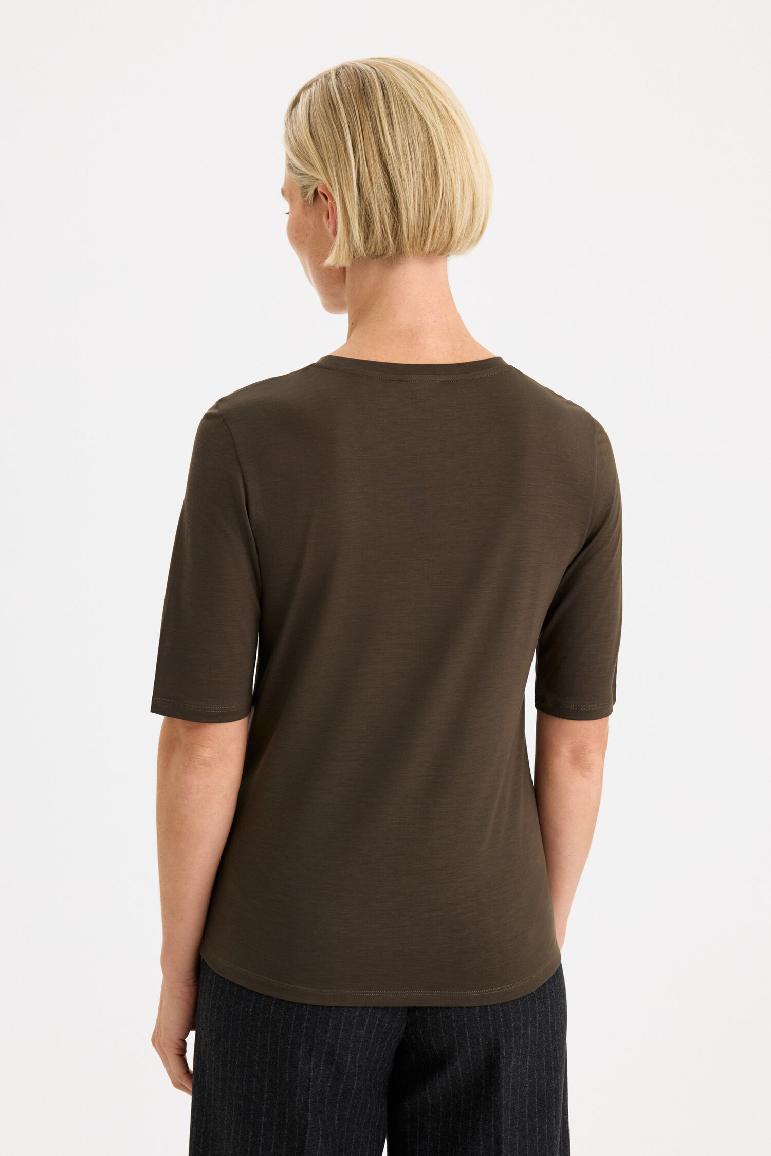 Elena Tee