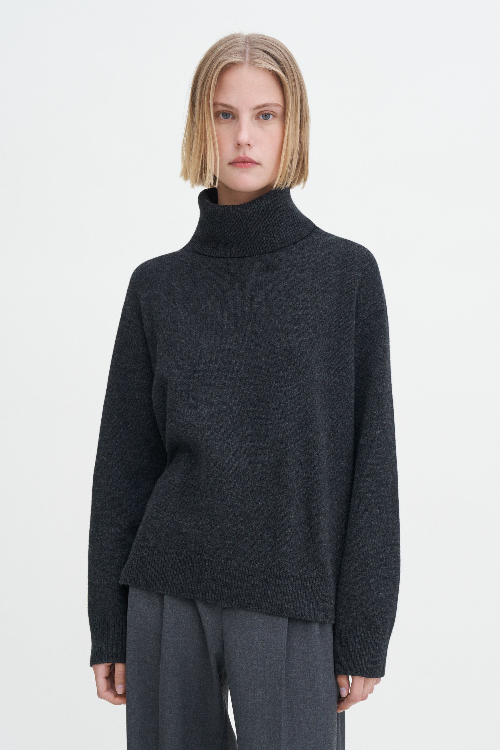 Relaxed Turtleneck Sweater Anthracite Melange Filippa K