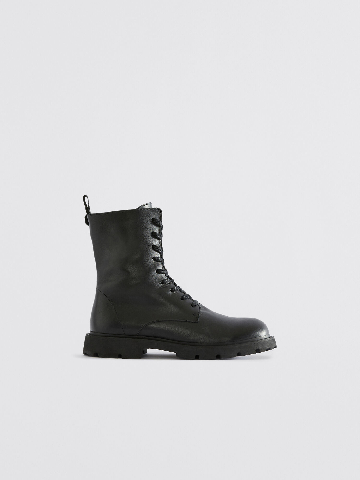 Lace up on sale boots 218