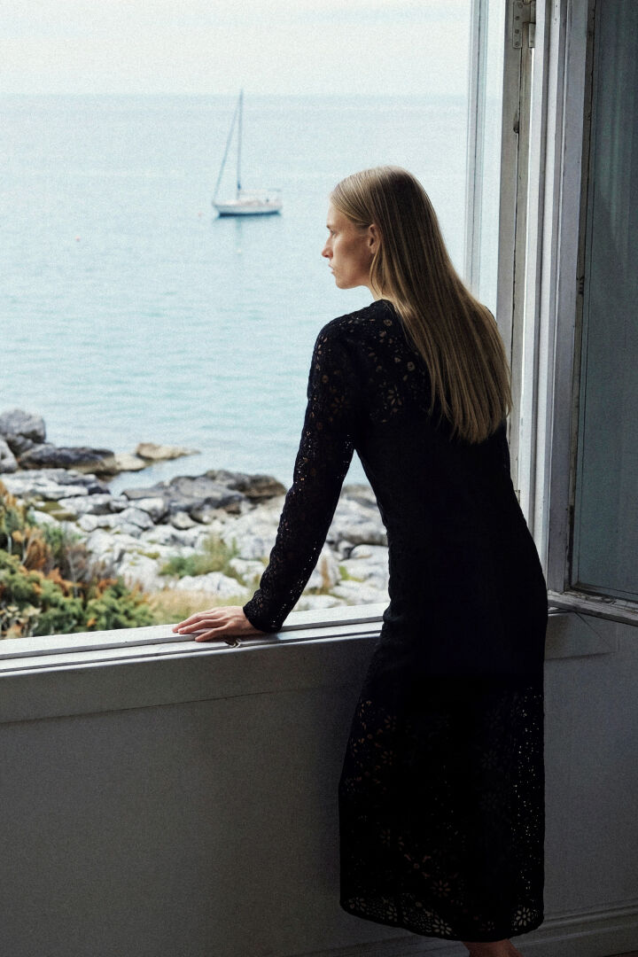 One Shoulder Top - Black | FILIPPA K