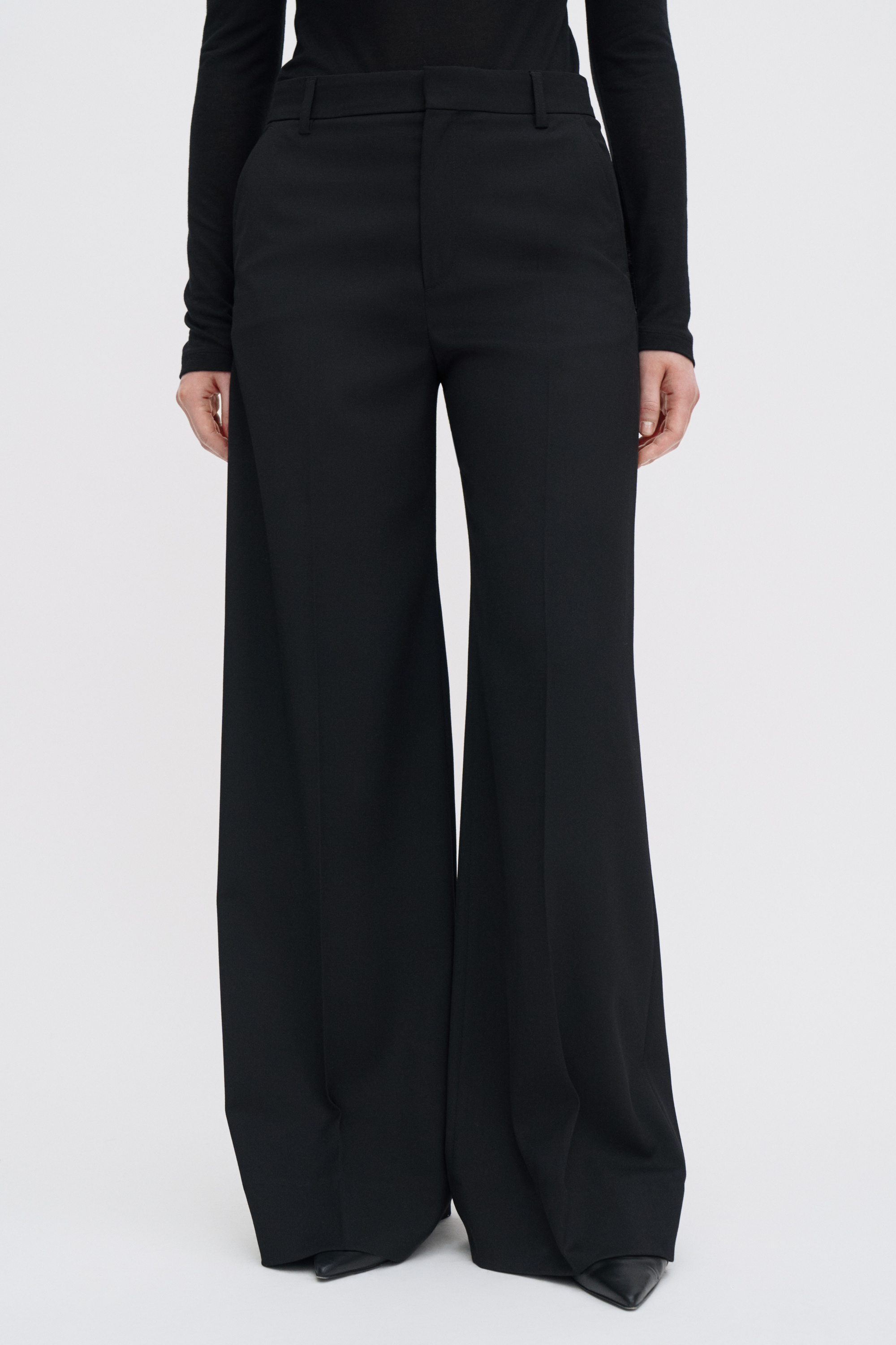 Filippa K Harlow Trousers In Black