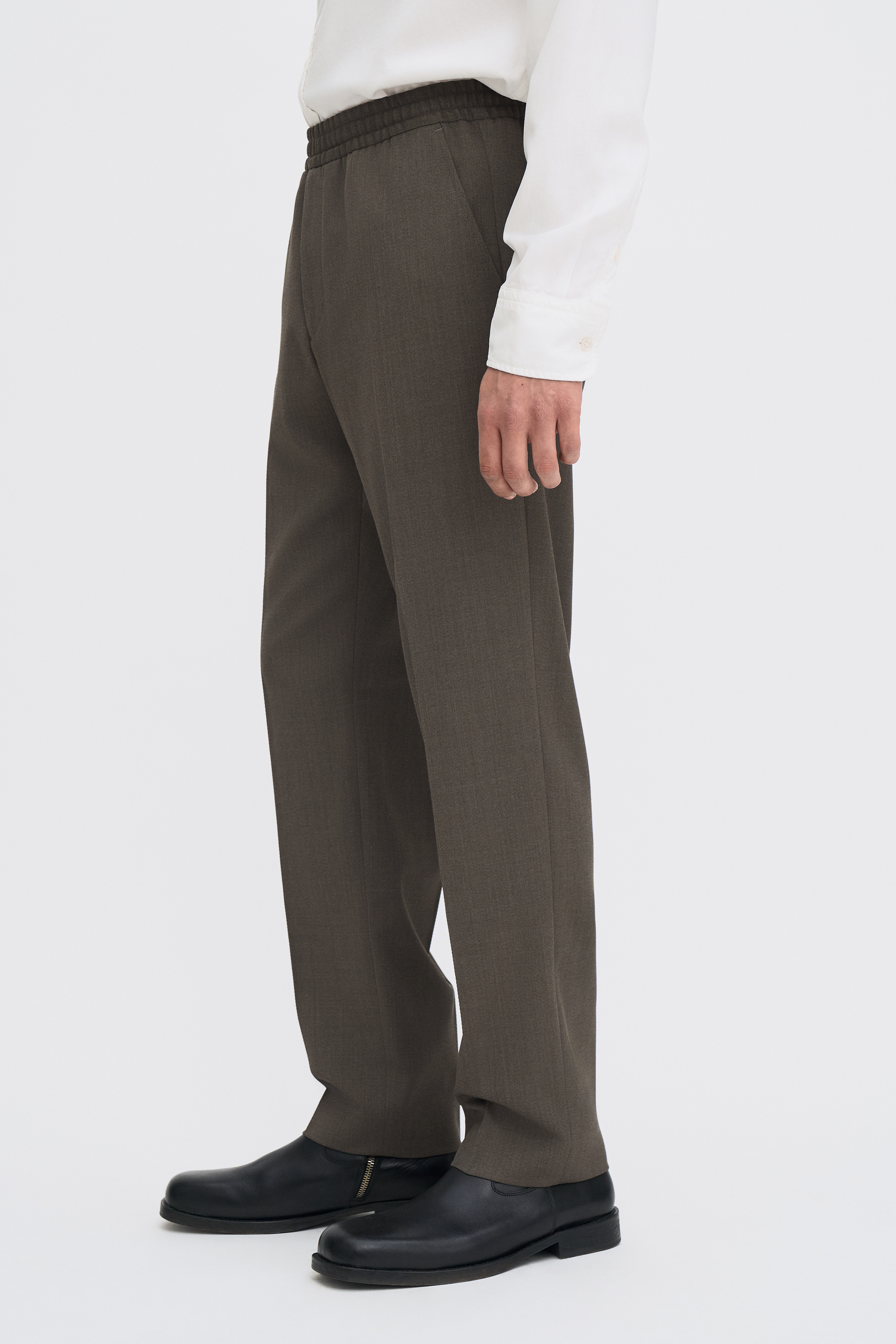 Filippa K Theo Trousers In Brown