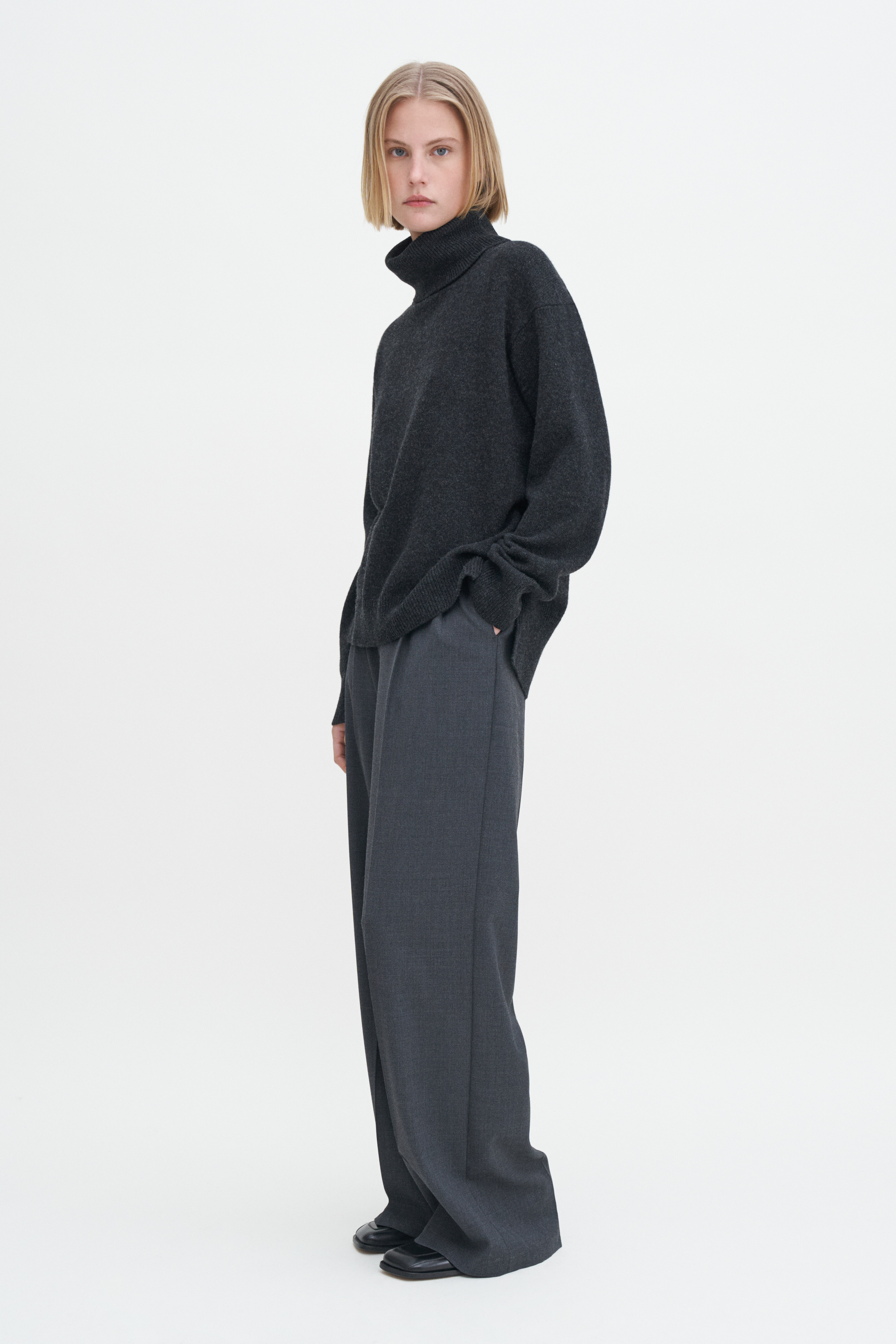 Filippa K Relaxed Turtleneck Sweater In Grey