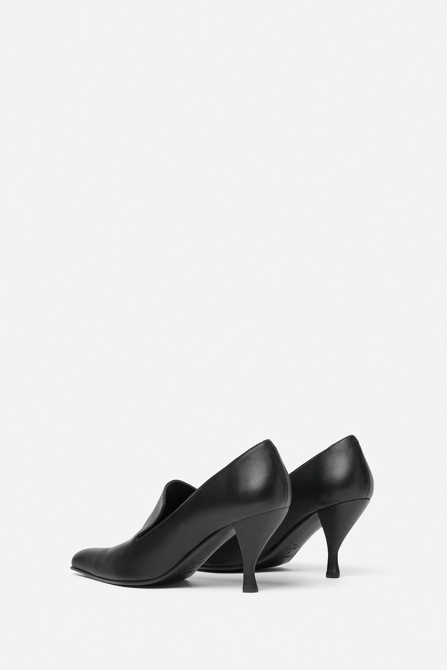 Filippa K Pointed Leather Pumps In Black