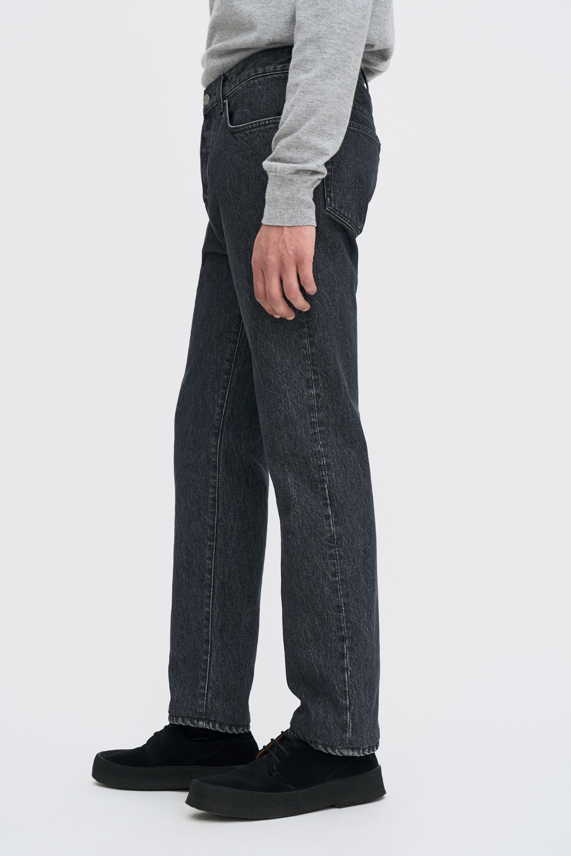 Filippa K Tapered Cropped Jeans In Black