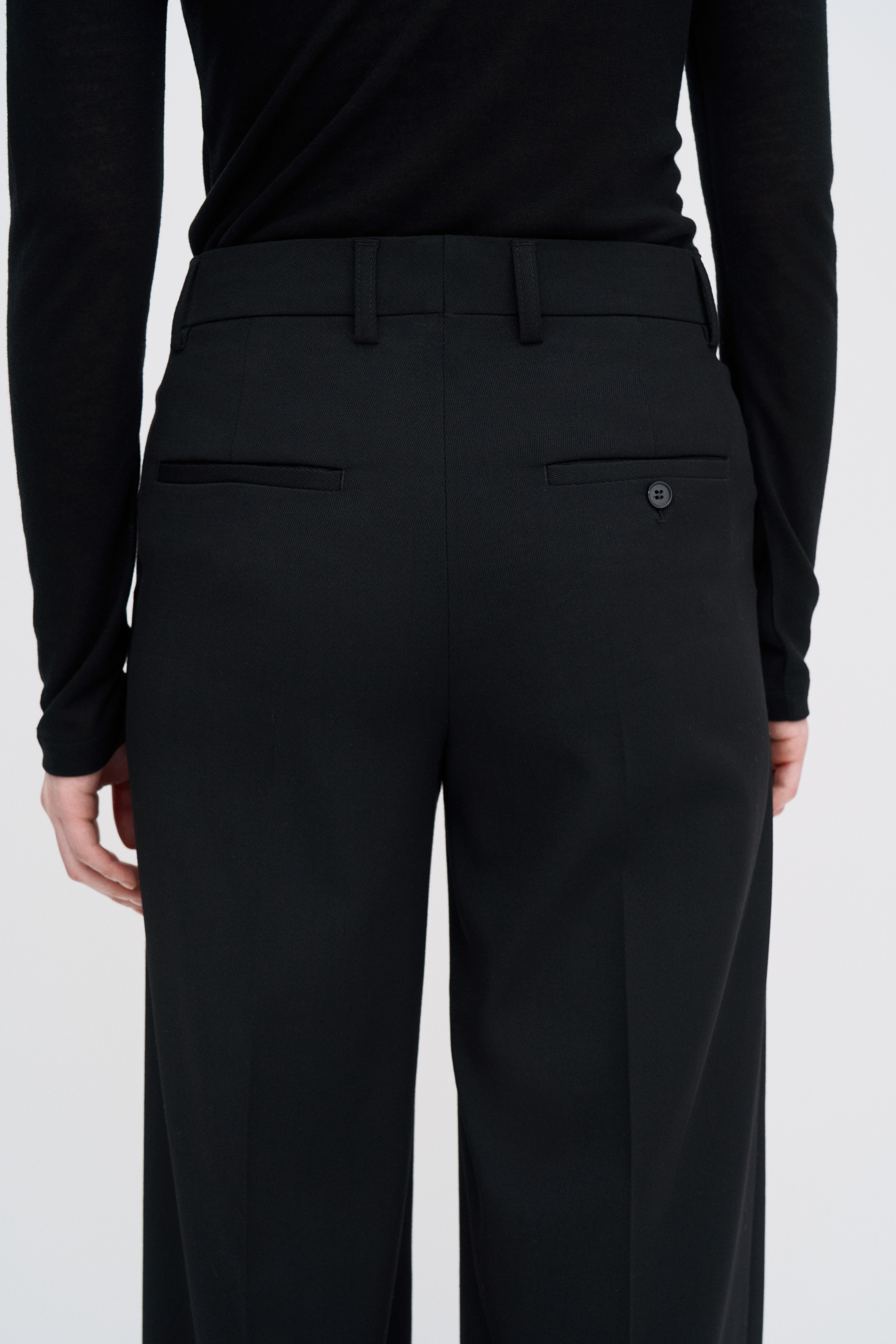 Filippa K Harlow Trousers In Black