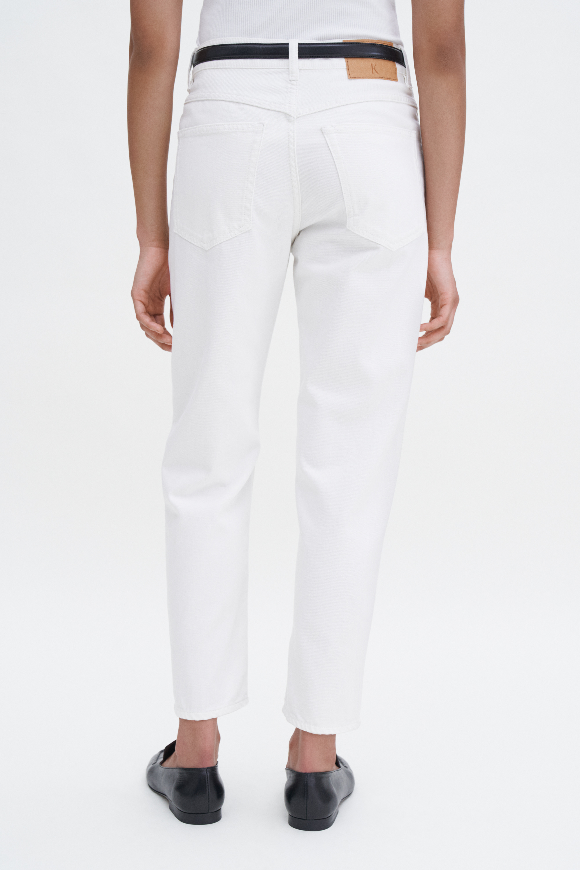 Filippa K Tapered Jeans In White
