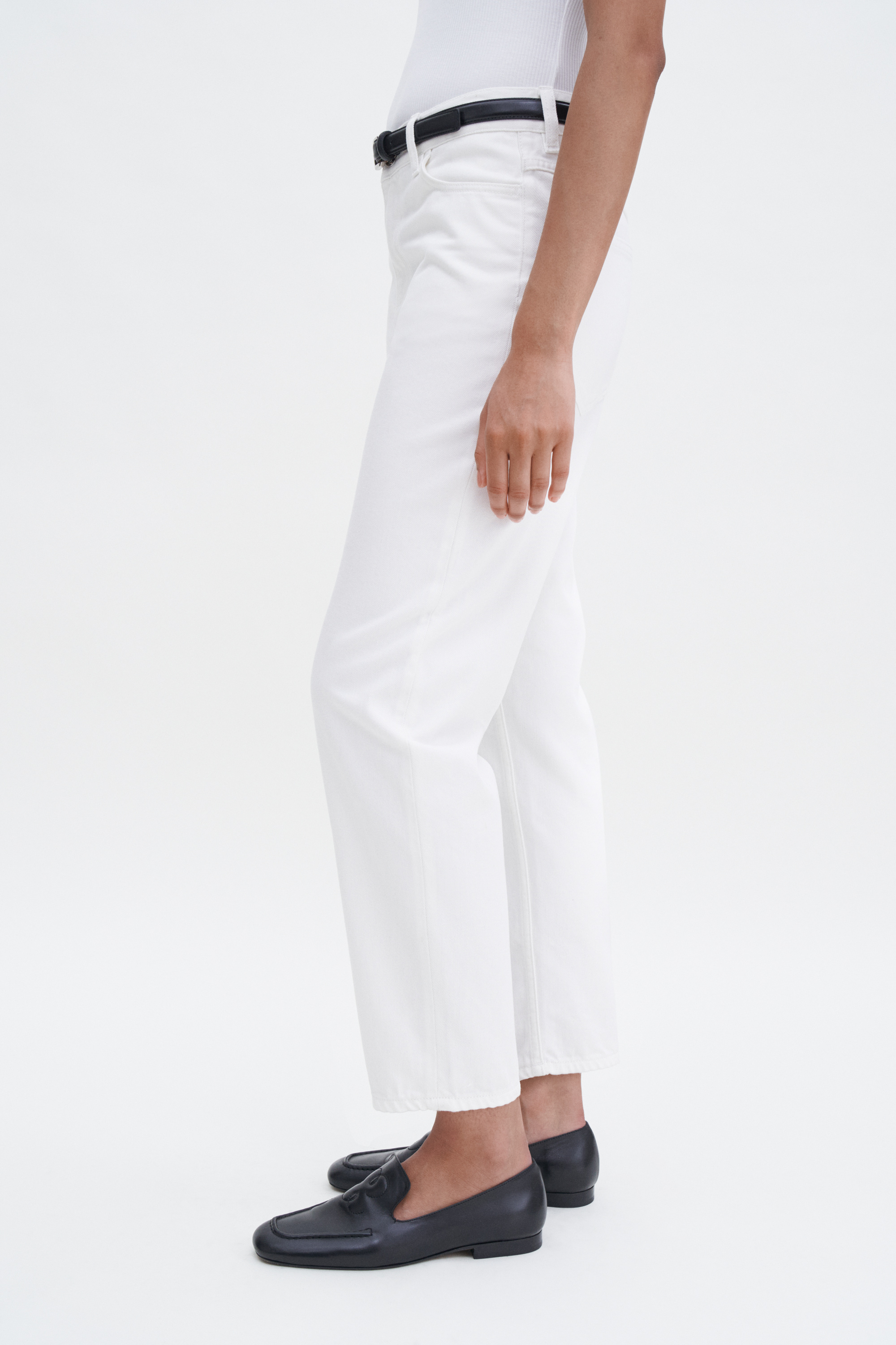 Filippa K Tapered Jeans In White
