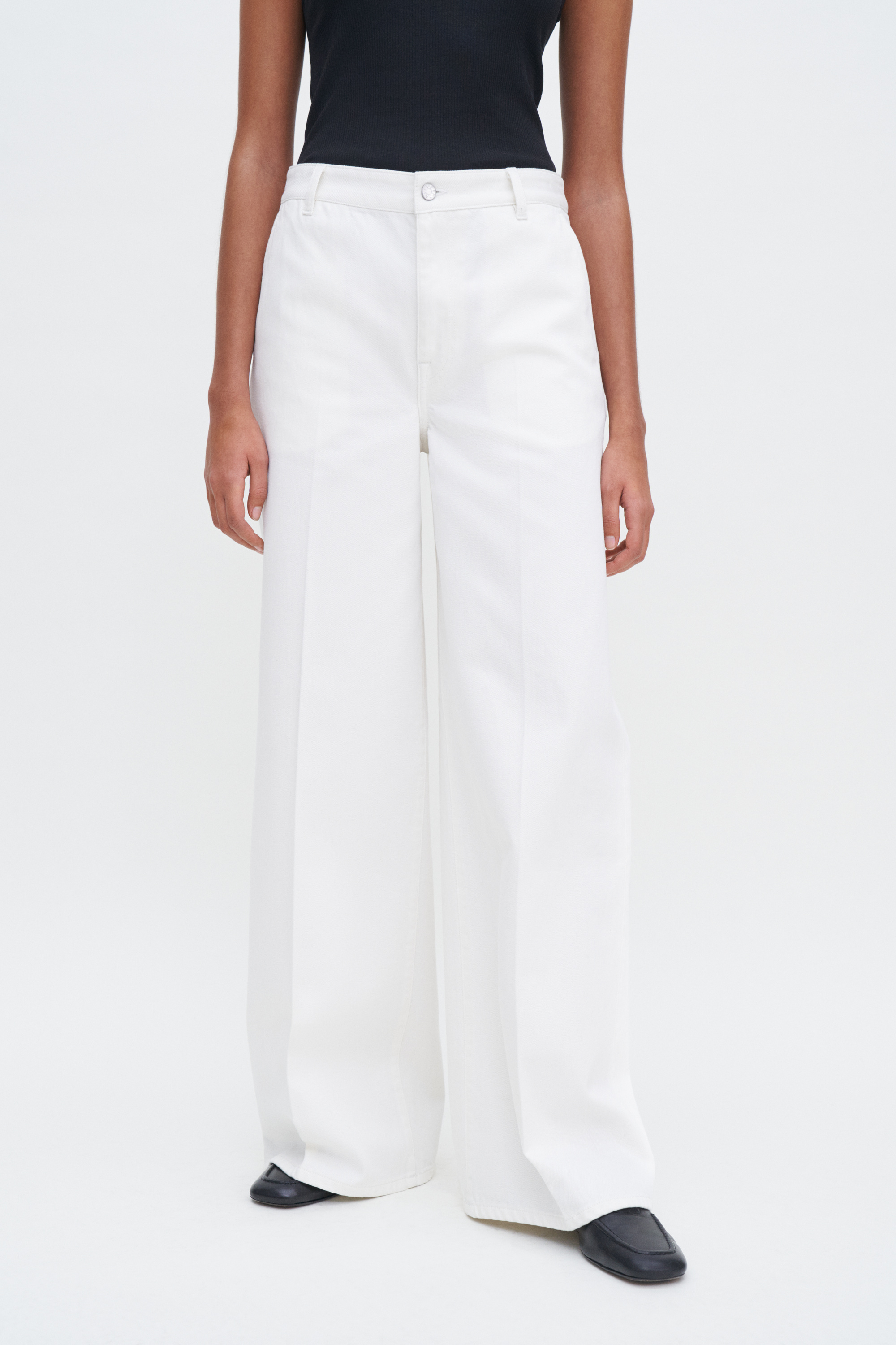 Filippa K Wide Leg Jean In White
