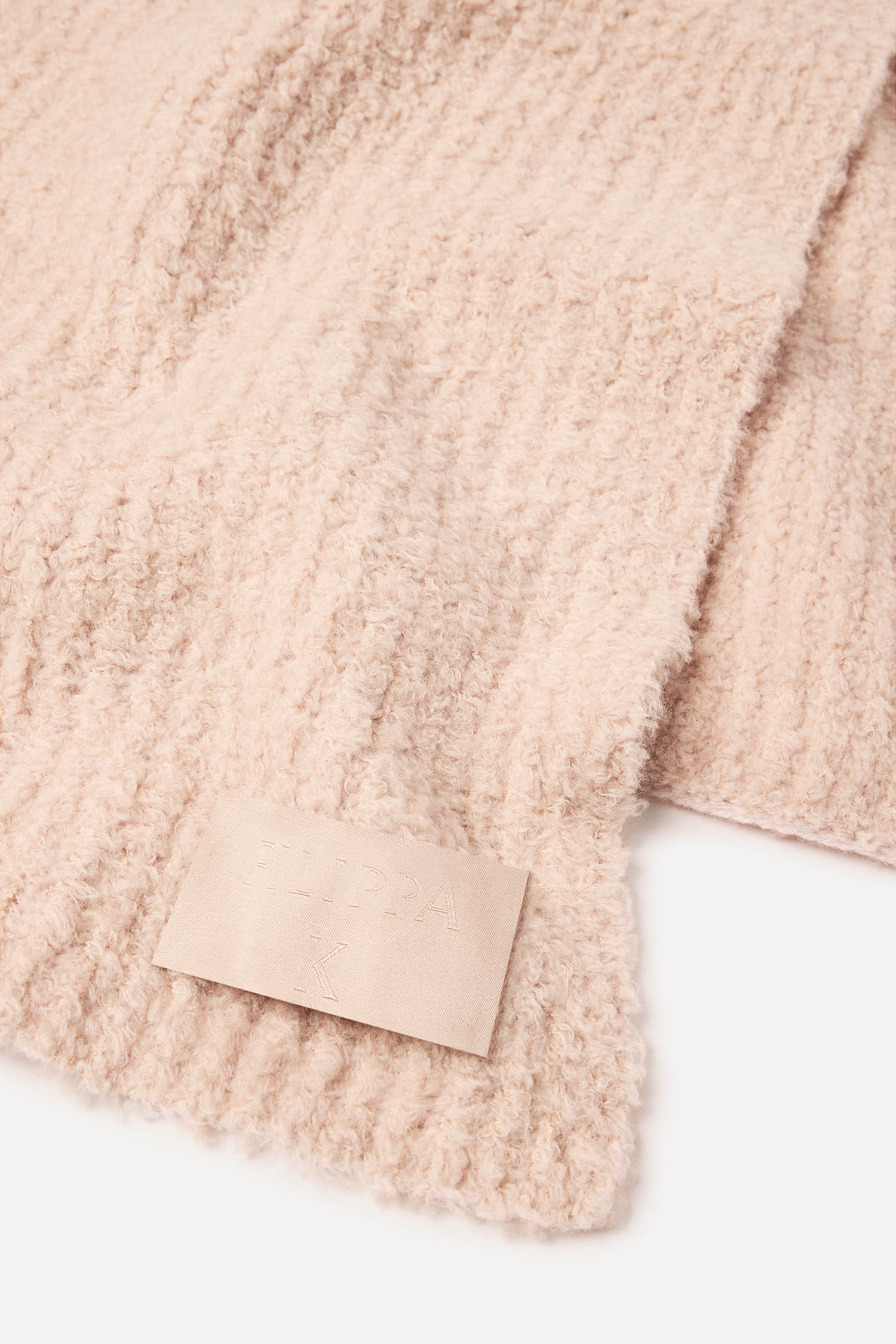 Filippa K Fluffy Scarf In Pink
