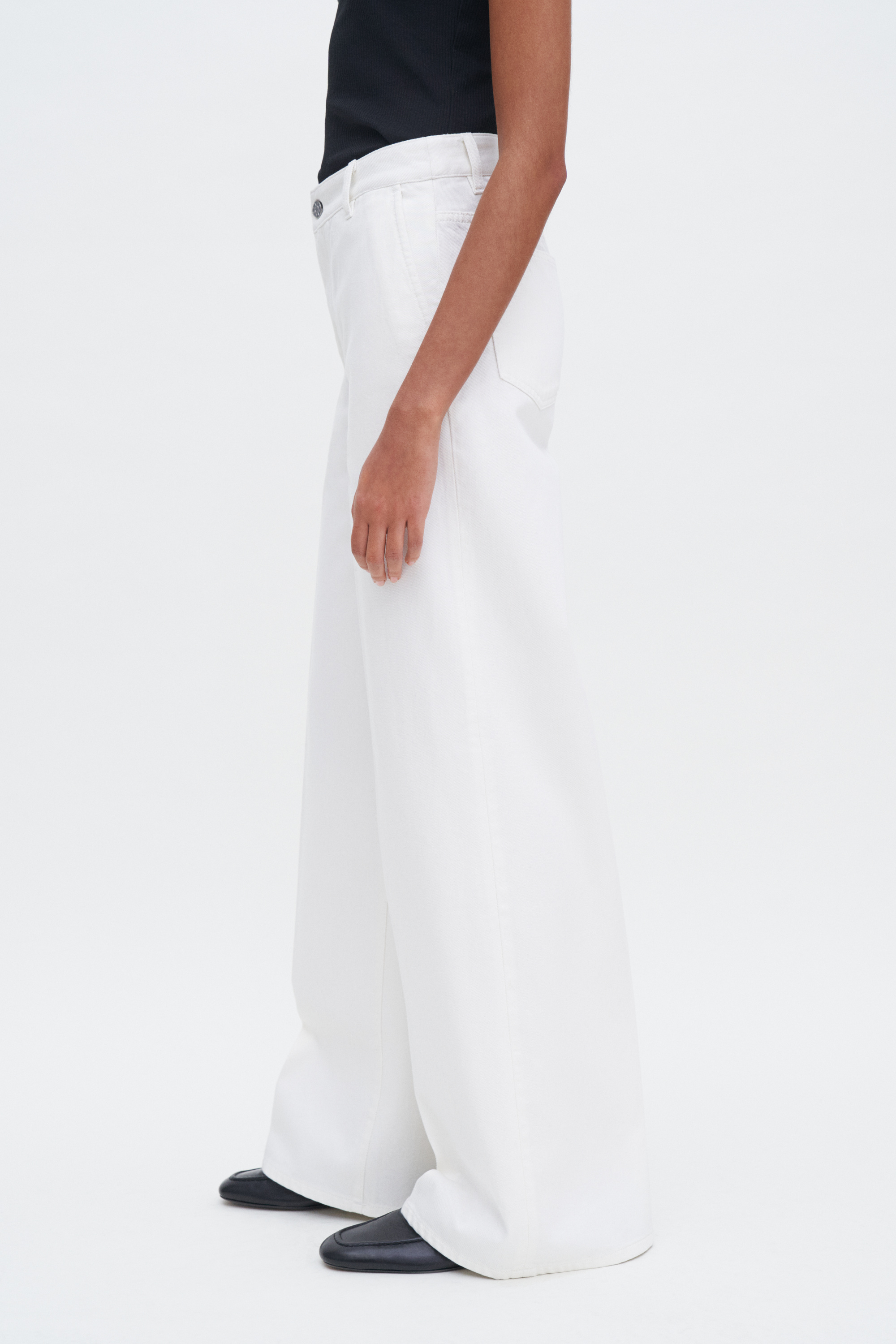 Filippa K Wide Leg Jean In White