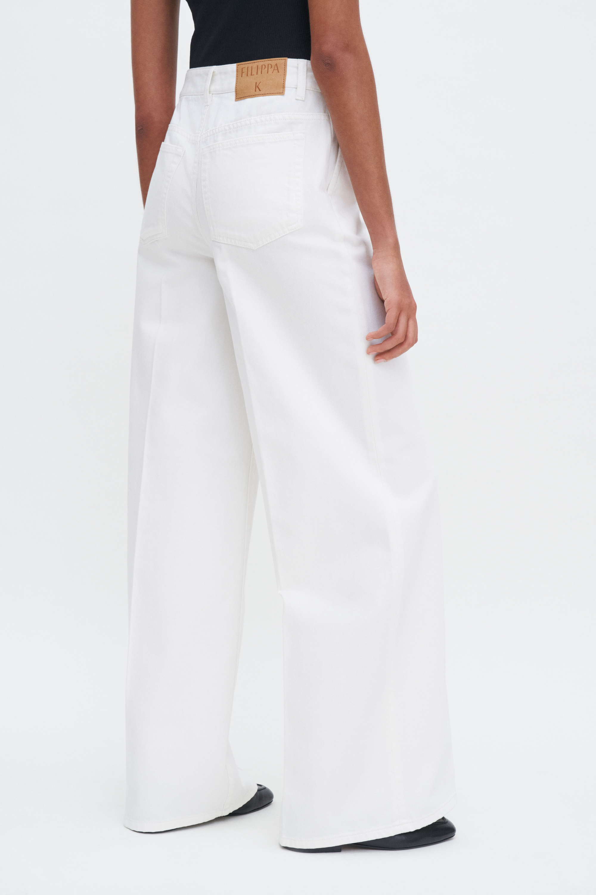 Filippa K Wide Leg Jean In White