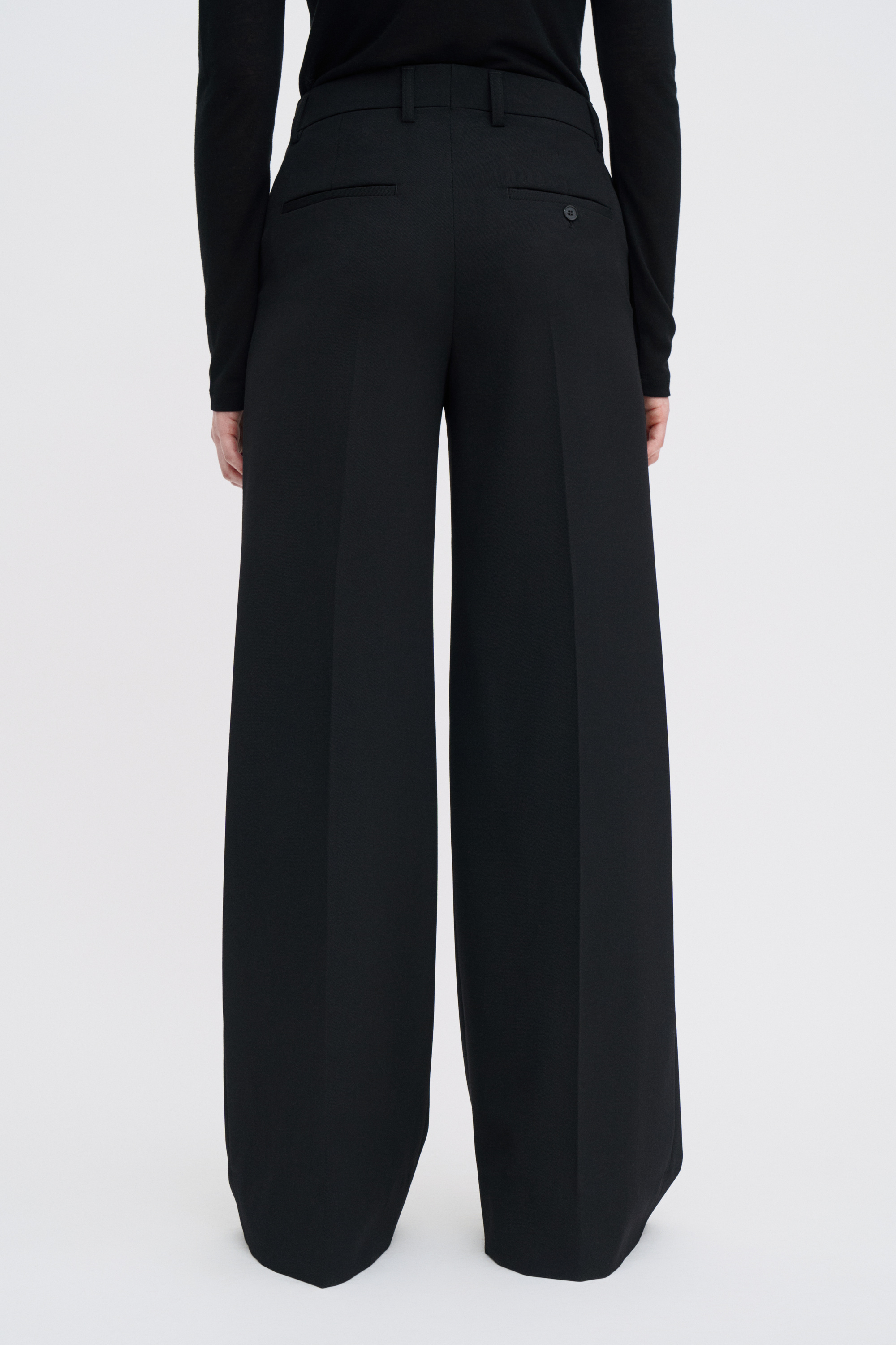 Filippa K Harlow Trousers In Black