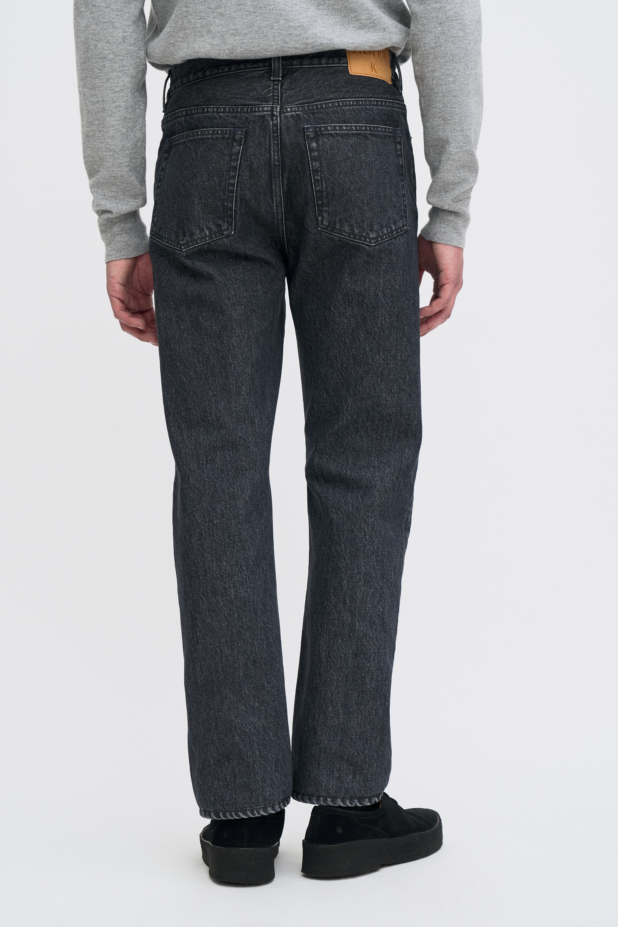 Filippa K Tapered Cropped Jeans In Black