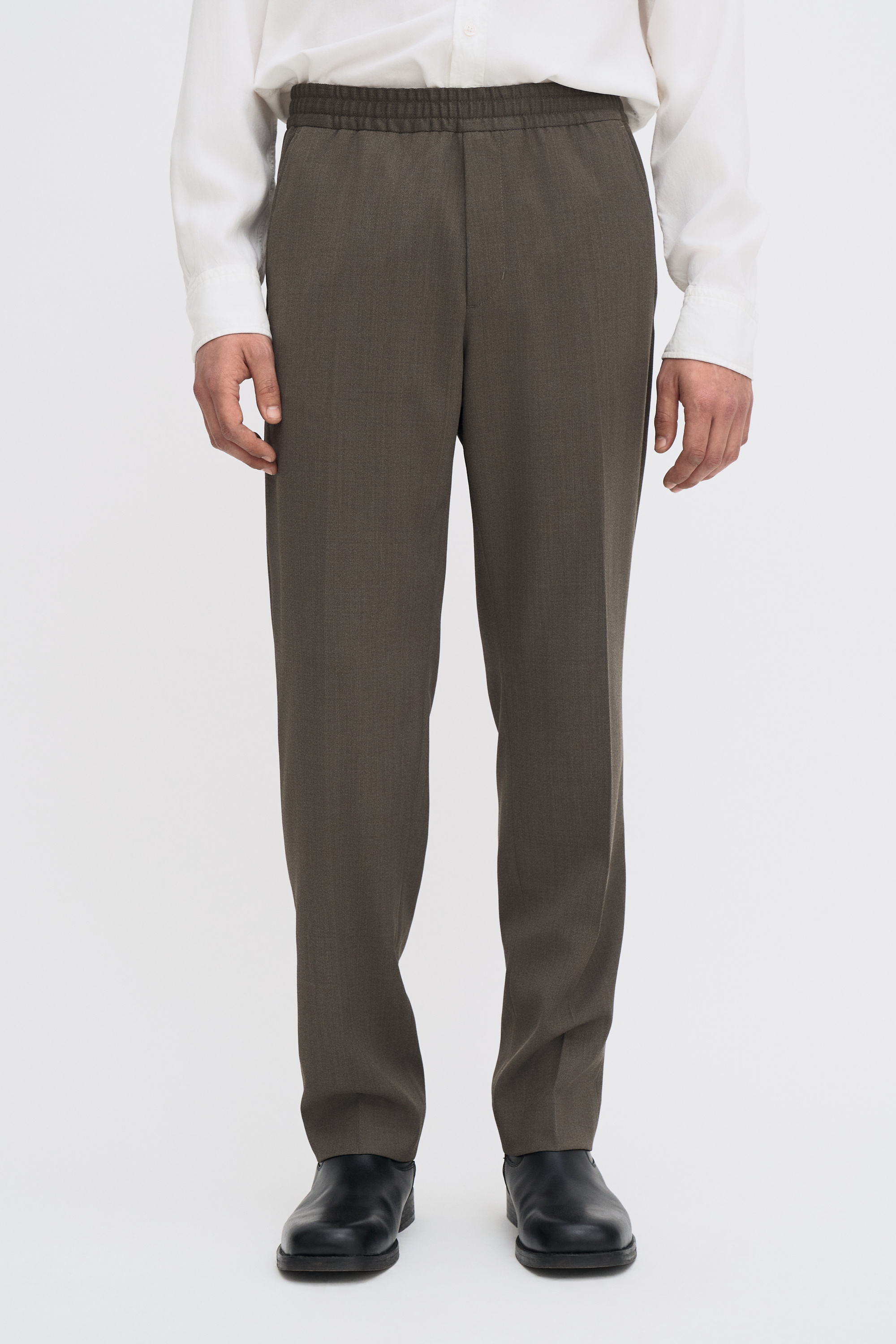 Filippa K Theo Trousers In Brown